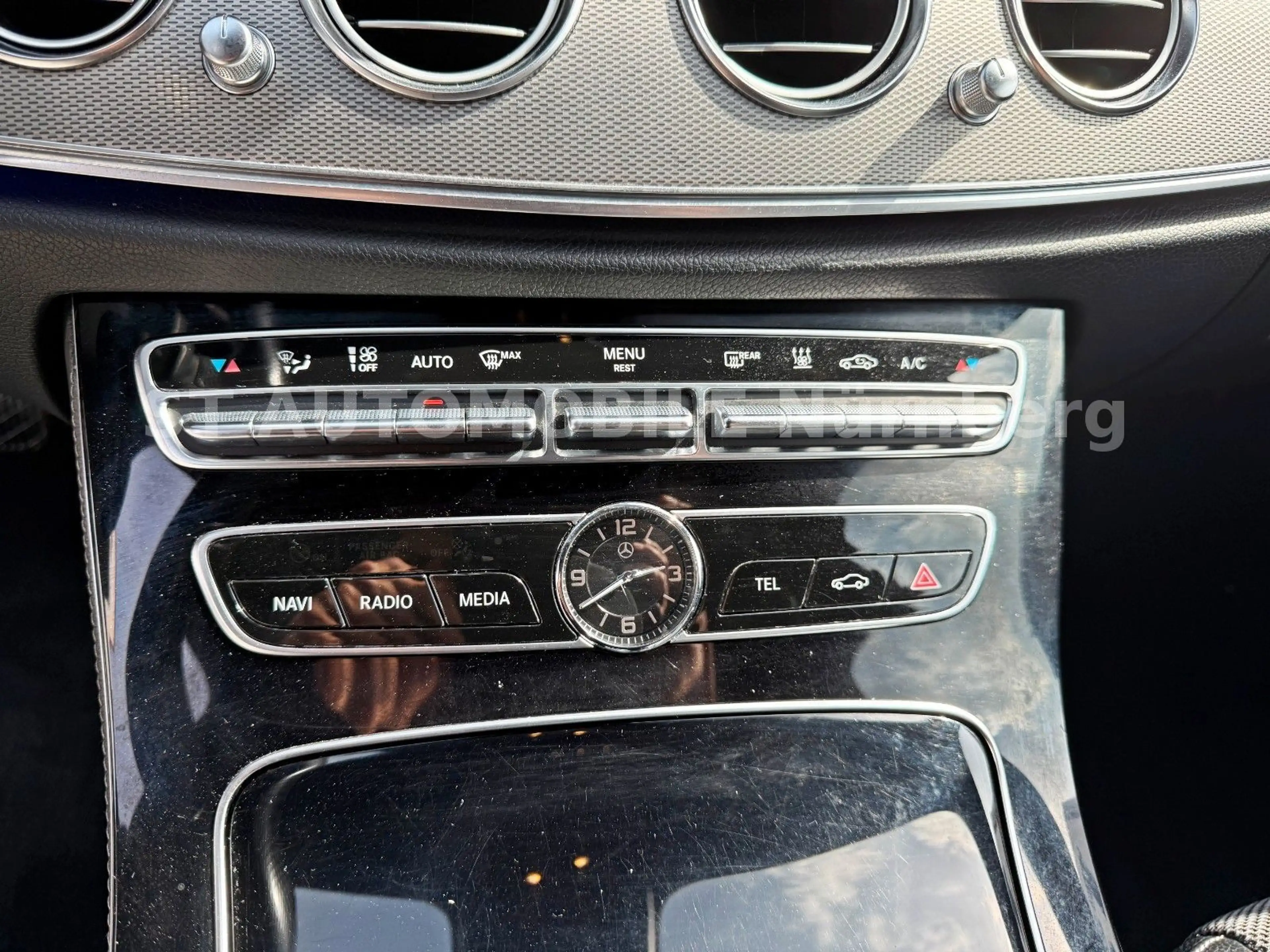 Mercedes-Benz E 350 d Lim. AMG Avantgarde*STANDHZG* — photo 15