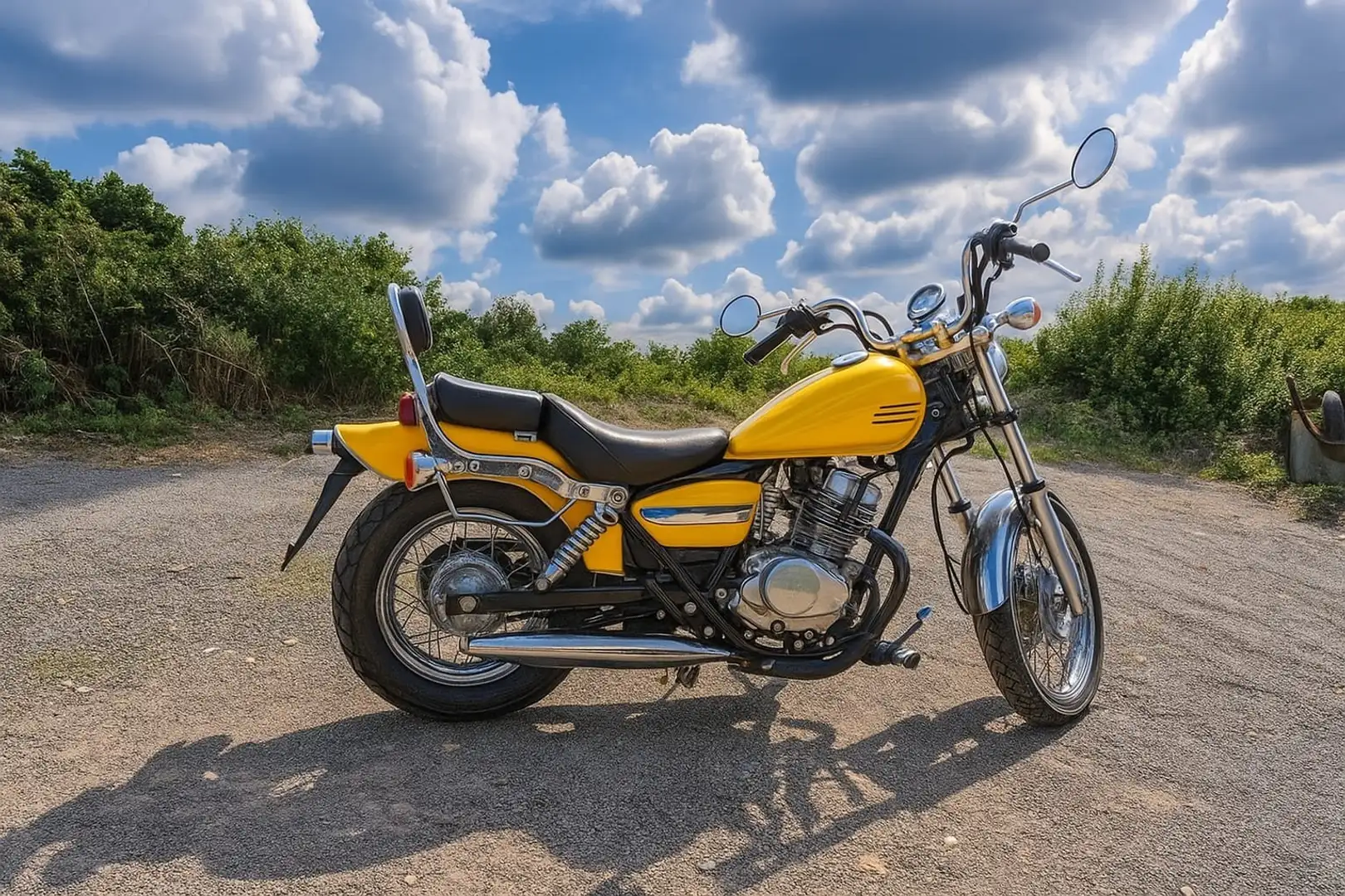 Honda CB 125 Yellow - 1