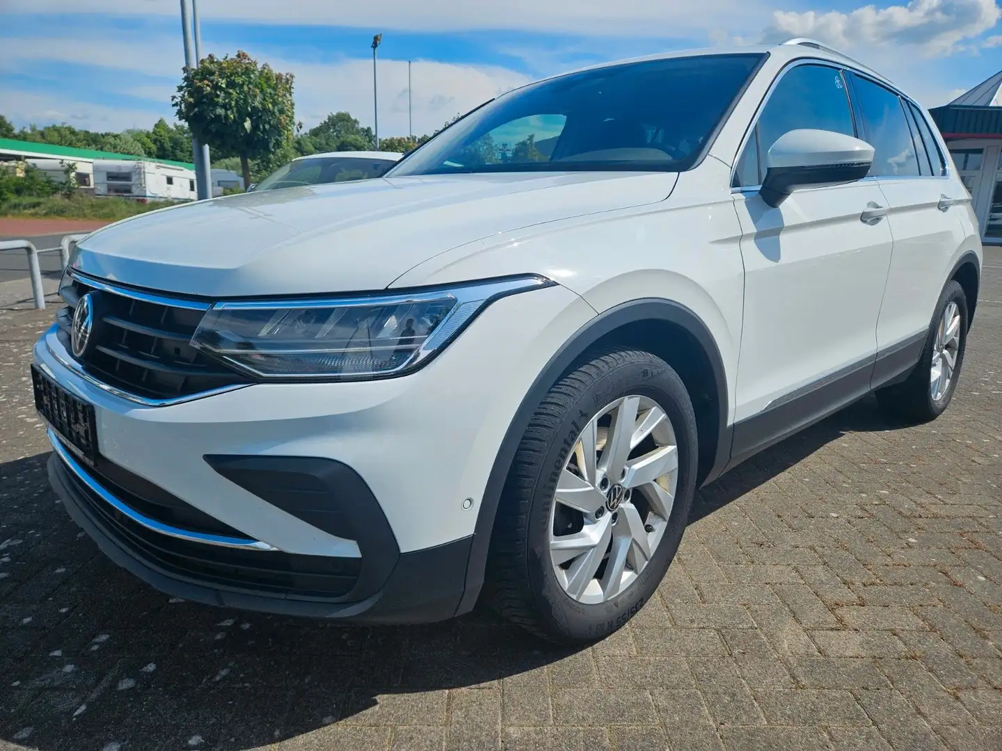Volkswagen Tiguan Move KAM NAV LED SHZ PDC ACC APP Weiß - 1