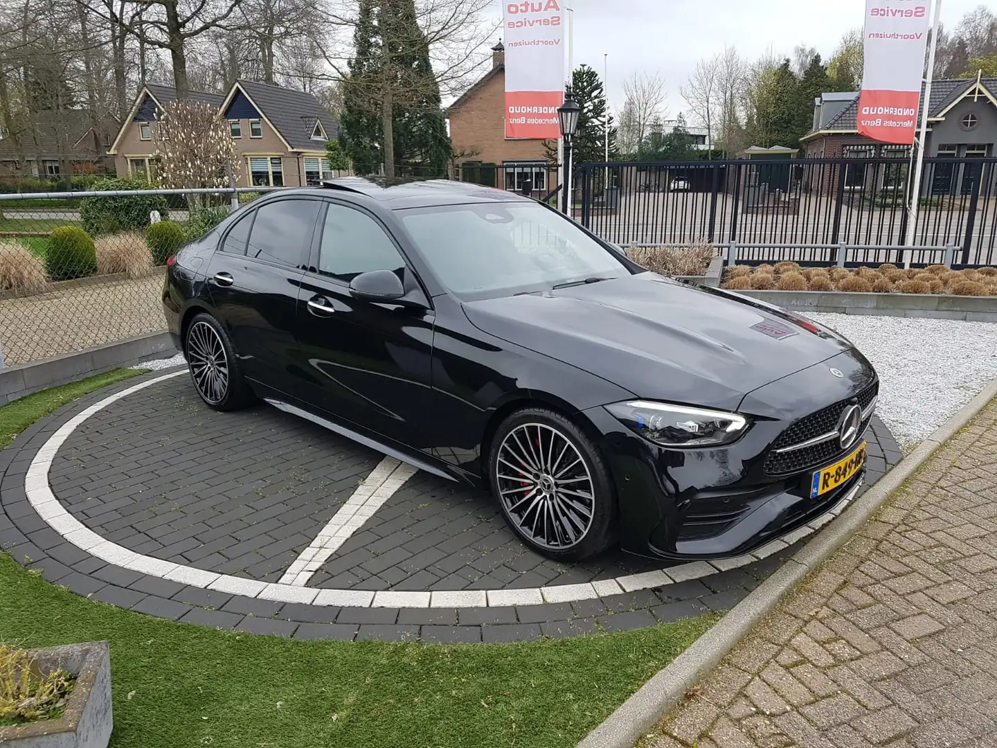 Mercedes-Benz C 180 180 AMG Line Zwart - 2