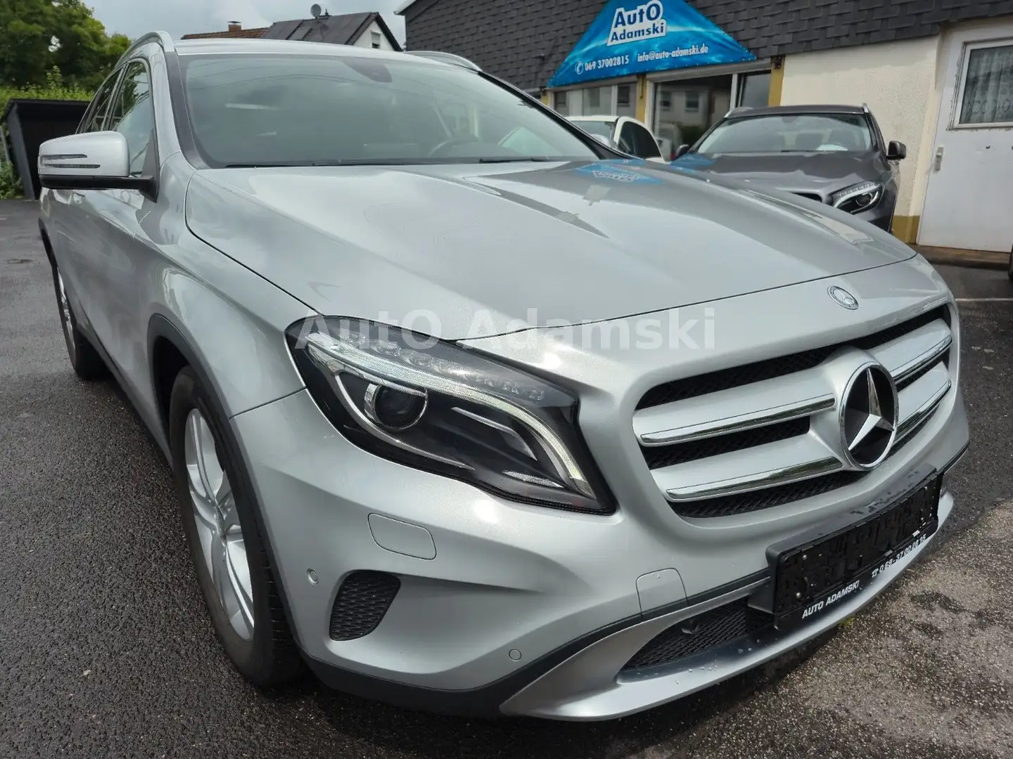 Mercedes-Benz GLA 180 7G-DCT Urban 2.Hand Bi-Xenon RFK 77tkm Argento - 2