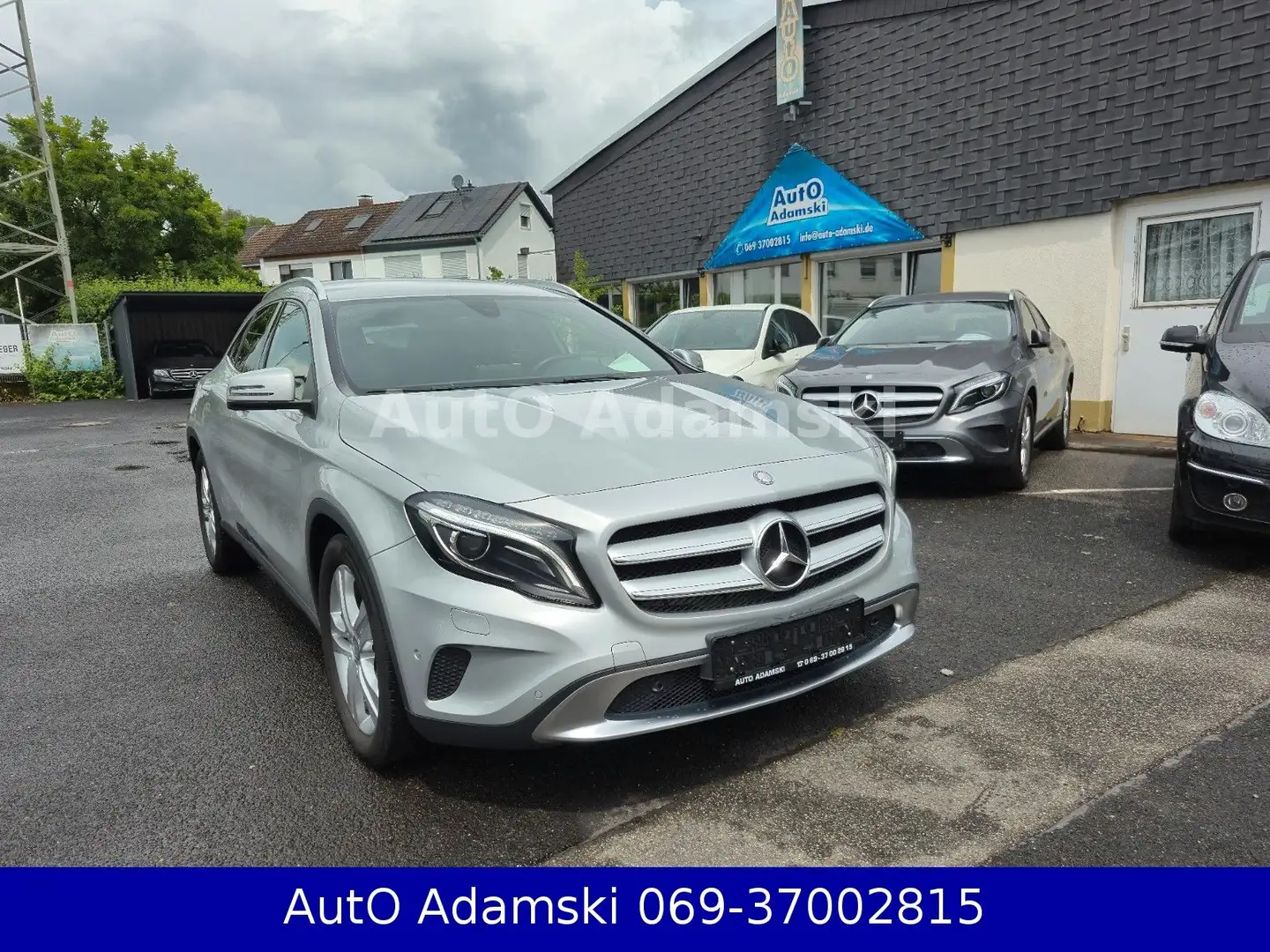 Mercedes-Benz GLA 180 7G-DCT Urban 2.Hand Bi-Xenon RFK 77tkm Argento - 1