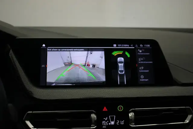 BMW 2 Series view 6