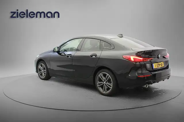 BMW 2 Series view 3