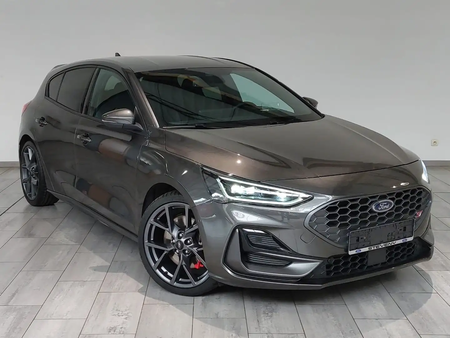 Ford Focus ST 2.3 EcoBoost 280CV *LED*CAMERA*SUSPENSION PERF* Grijs - 2
