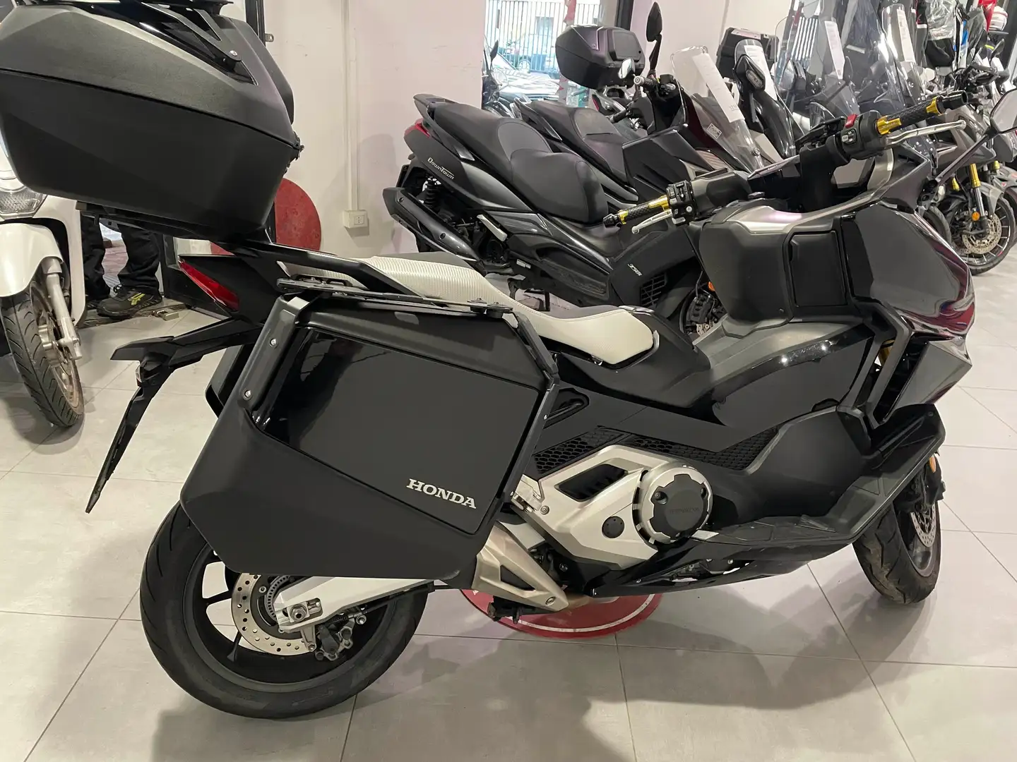 Honda Forza 750 abs dct travel Чёрный - 2