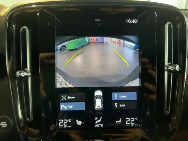 Volvo XC40 view 15
