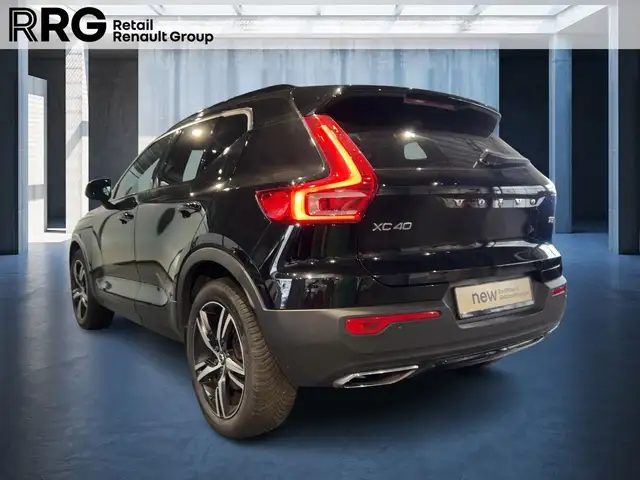 Volvo XC40 view 4