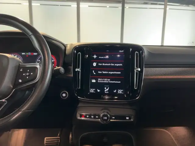 Volvo XC40 view 12