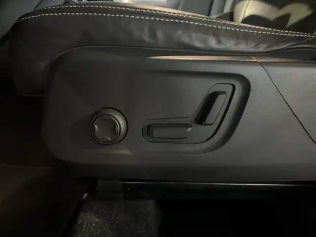 Volvo XC40 view 19