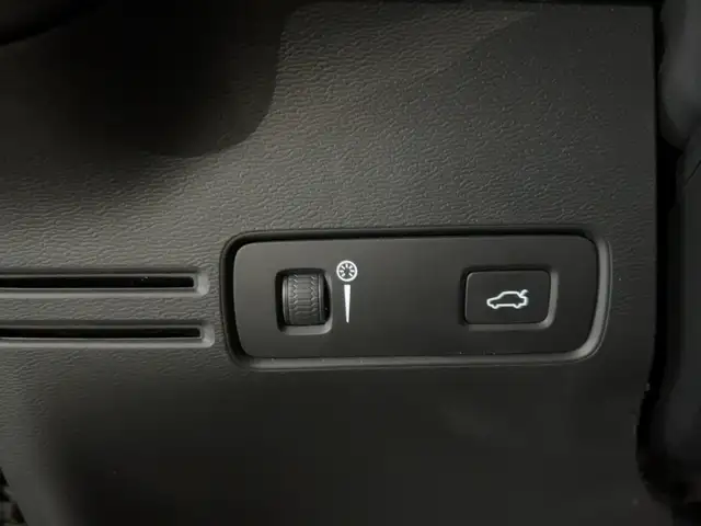 Volvo XC40 view 17