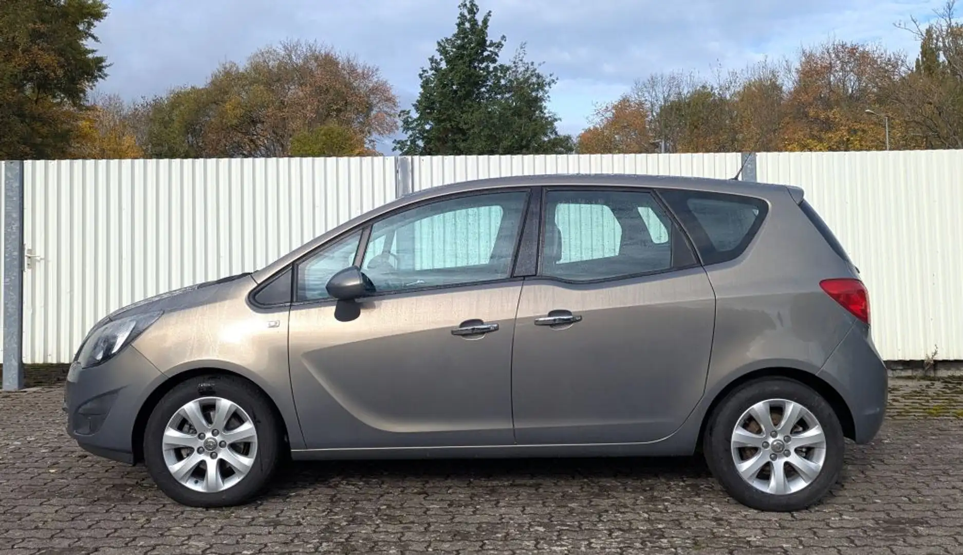 Opel Meriva 1.4 Automatik Innovation Gris - 2