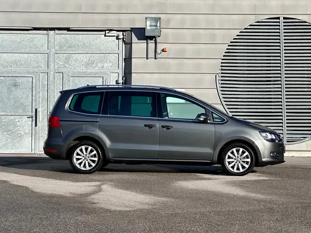 Volkswagen Sharan Highline BMT / Panodach / 7 Sitzer / SHZ ...