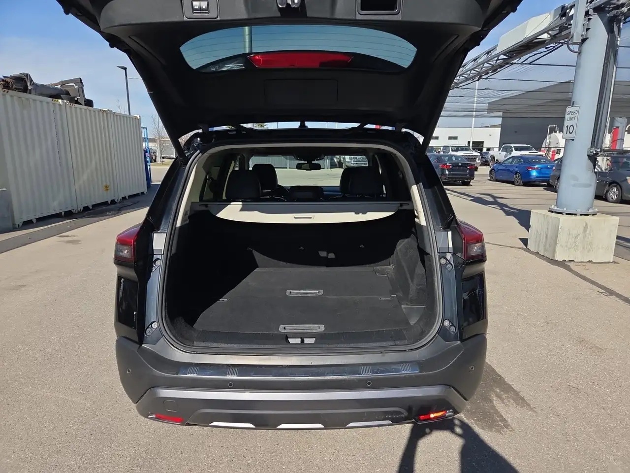 Nissan Rogue снимка Nissan Rogue