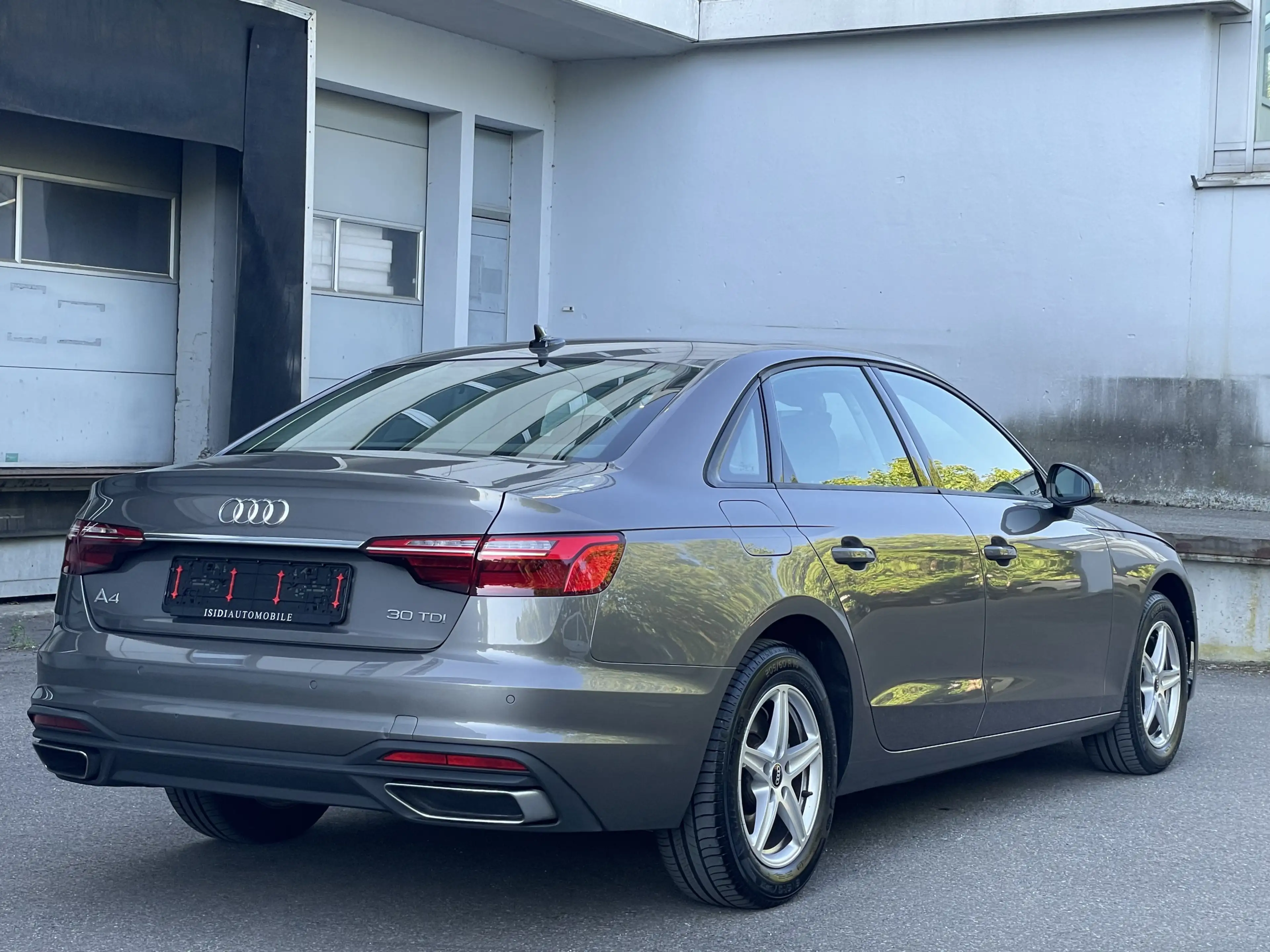Audi A4 30 TDI LED Navi Sitzheizung Tempomat PDC — photo 6