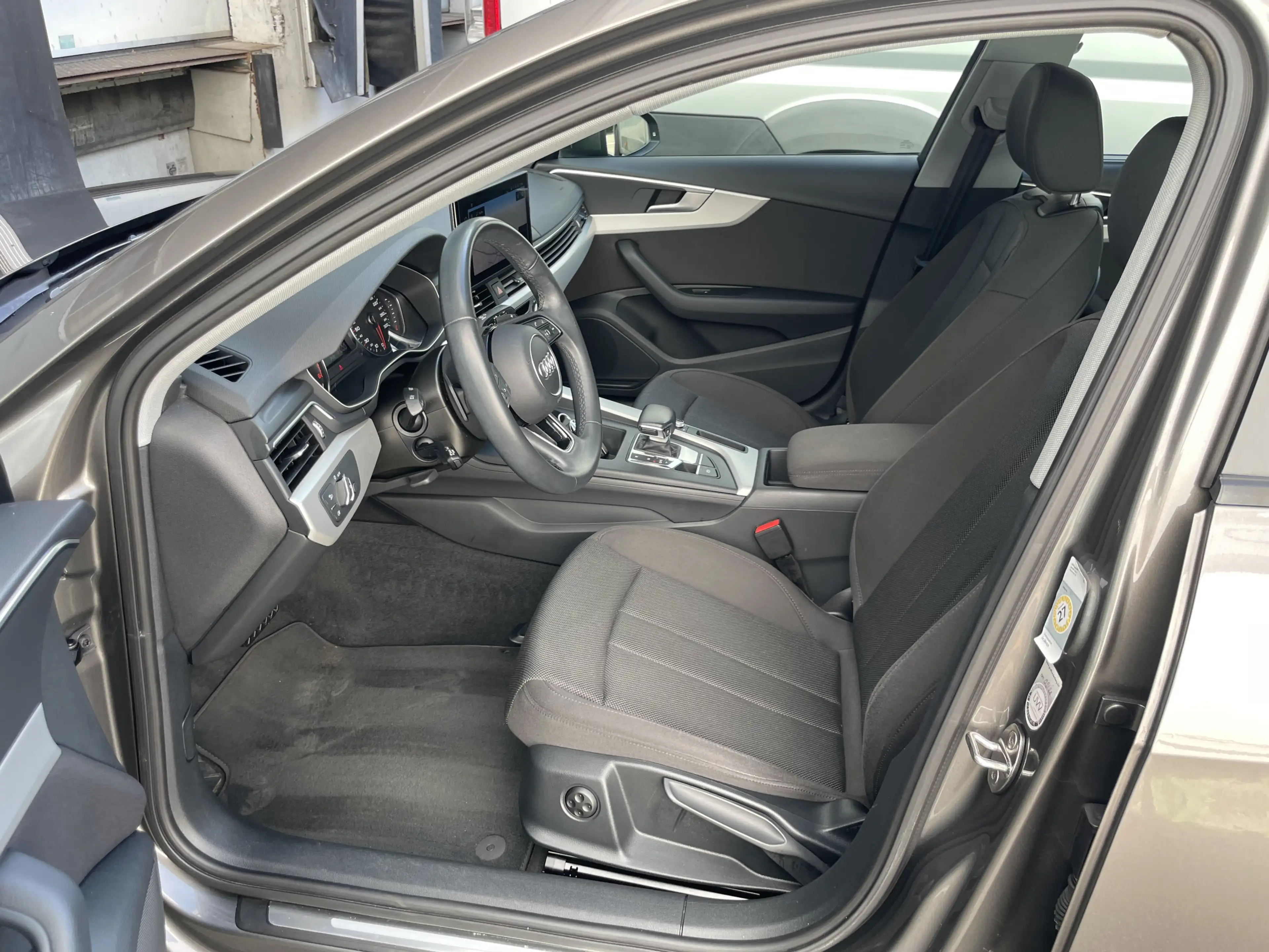 Audi A4 30 TDI LED Navi Sitzheizung Tempomat PDC — photo 13