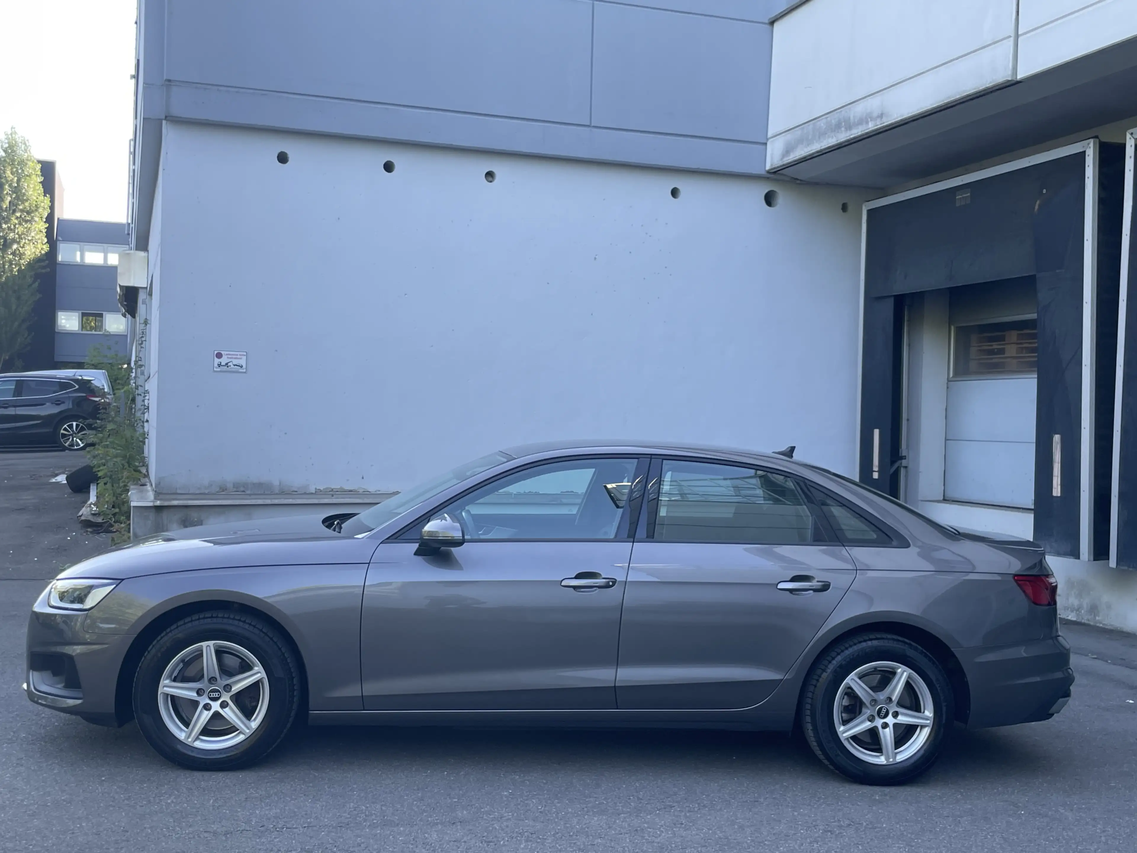 Audi A4 30 TDI LED Navi Sitzheizung Tempomat PDC — photo 3