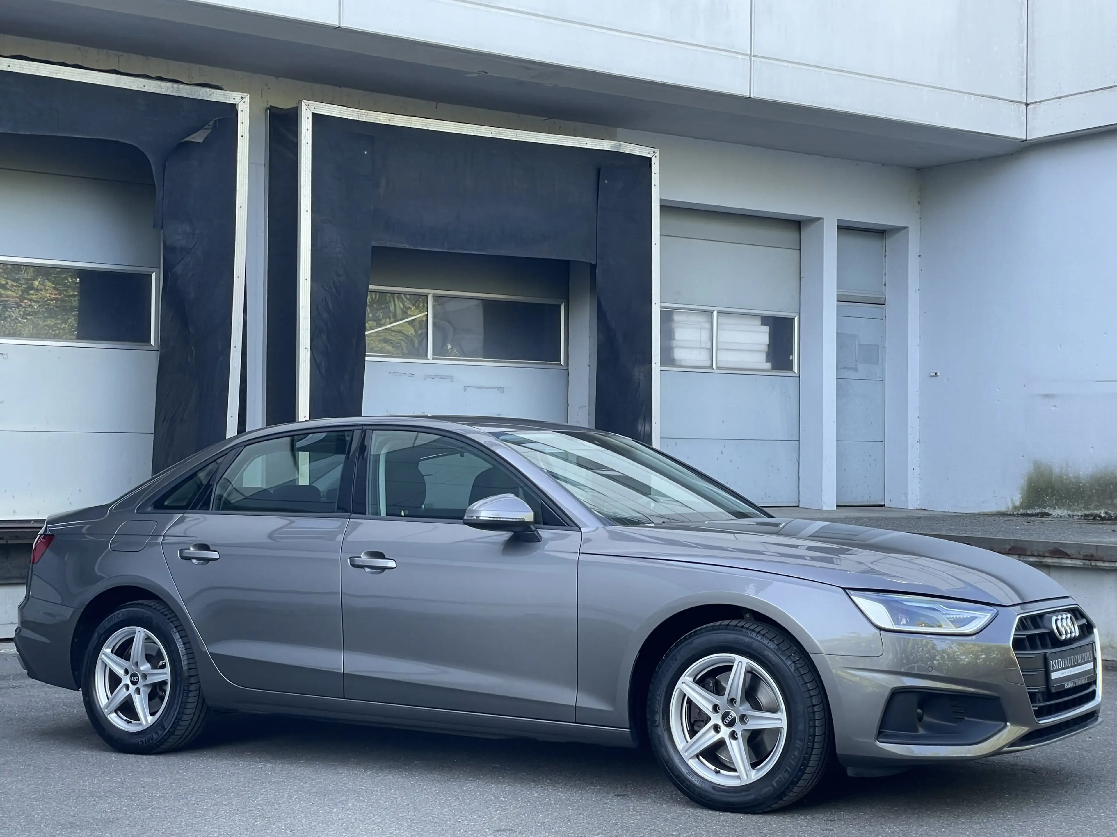 Audi A4 30 TDI LED Navi Sitzheizung Tempomat PDC — photo 8