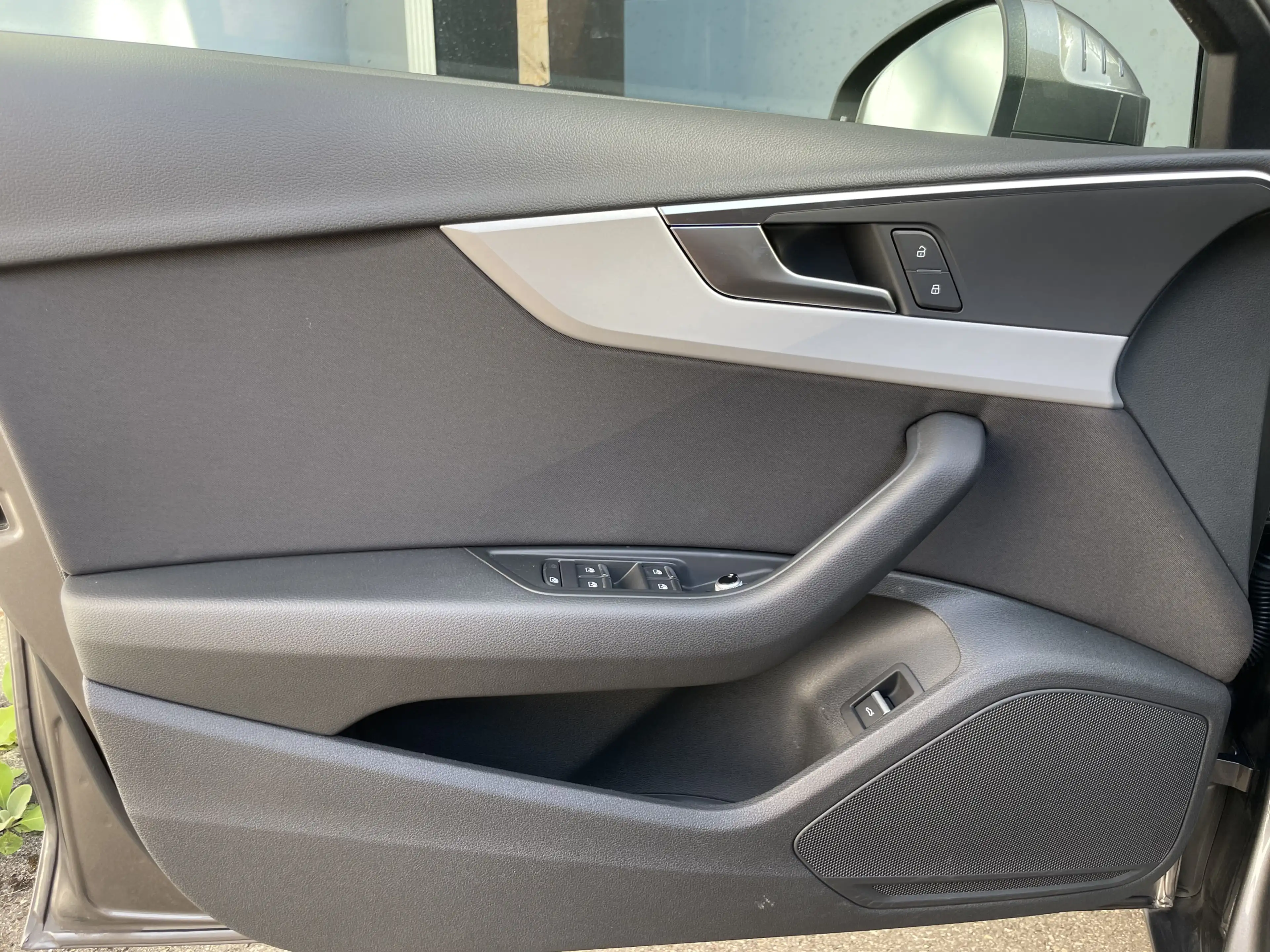 Audi A4 30 TDI LED Navi Sitzheizung Tempomat PDC — photo 11