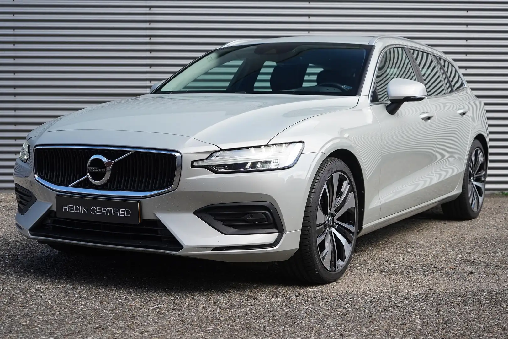 Volvo V60 2.0 T4 Inscription | Parkeersensoren Voor & Achter Grijs - 1