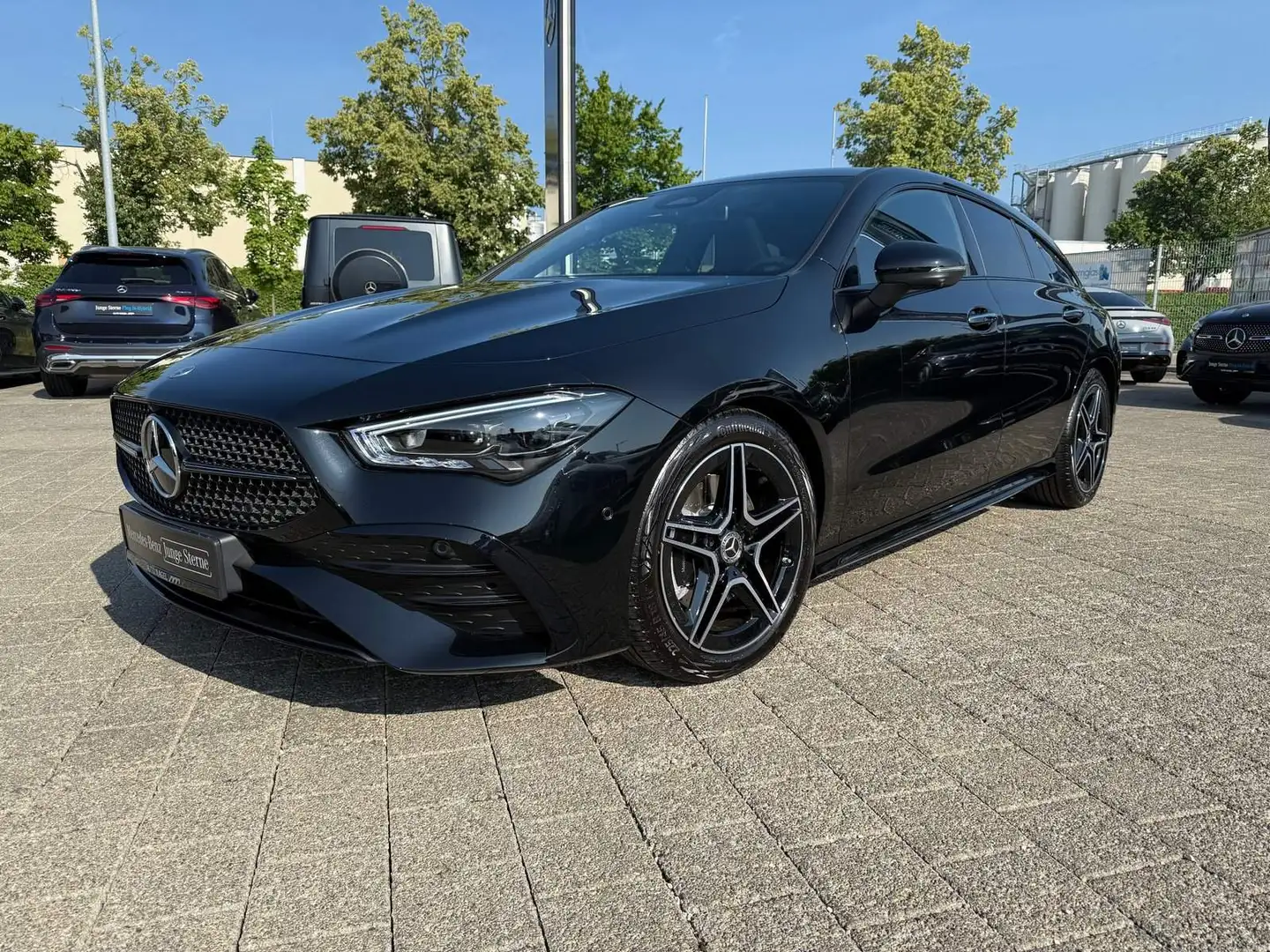 Mercedes-Benz CLA 200 AMG EditionAMG*Pano*Night*MBeam*Keyless* Zwart - 2