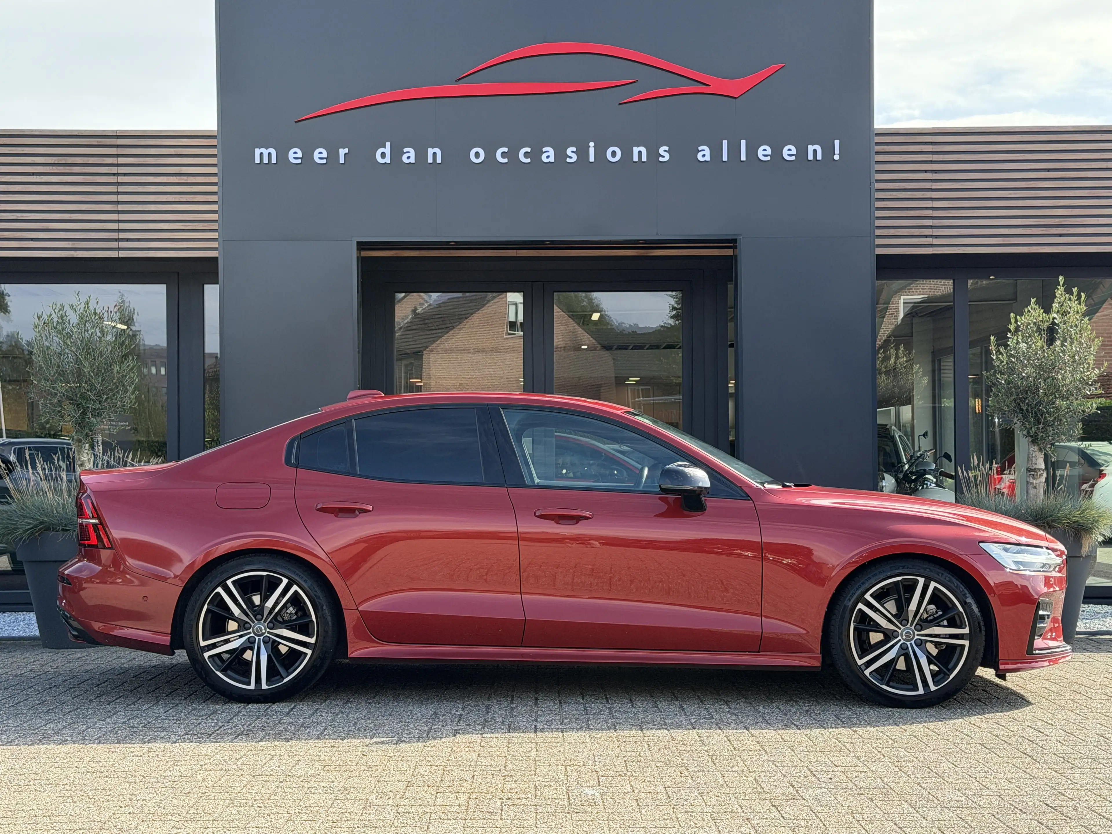 Volvo S60 B3 R-Design — photo 6
