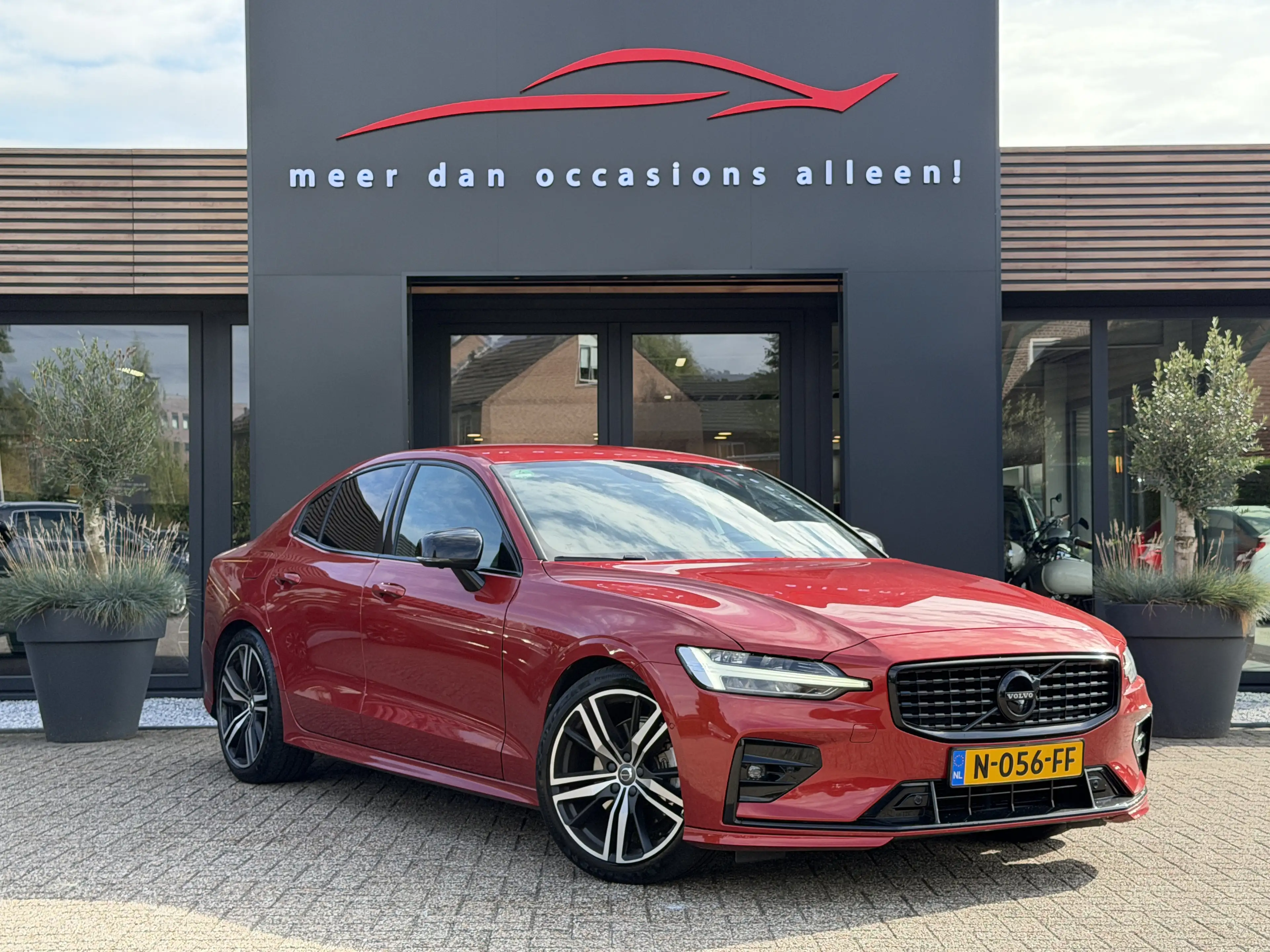 Volvo S60 B3 R-Design — photo 5