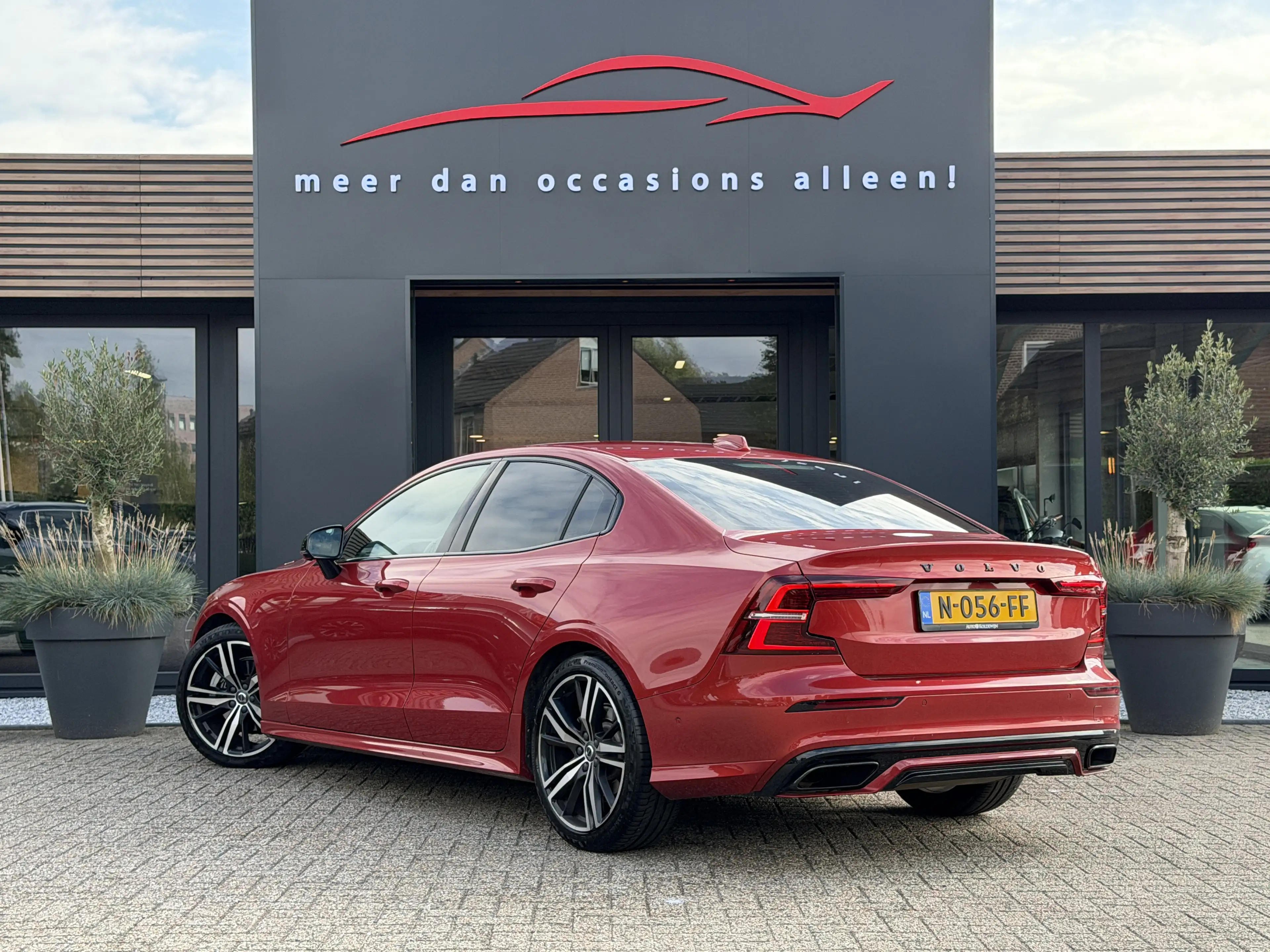 Volvo S60 B3 R-Design — photo 7