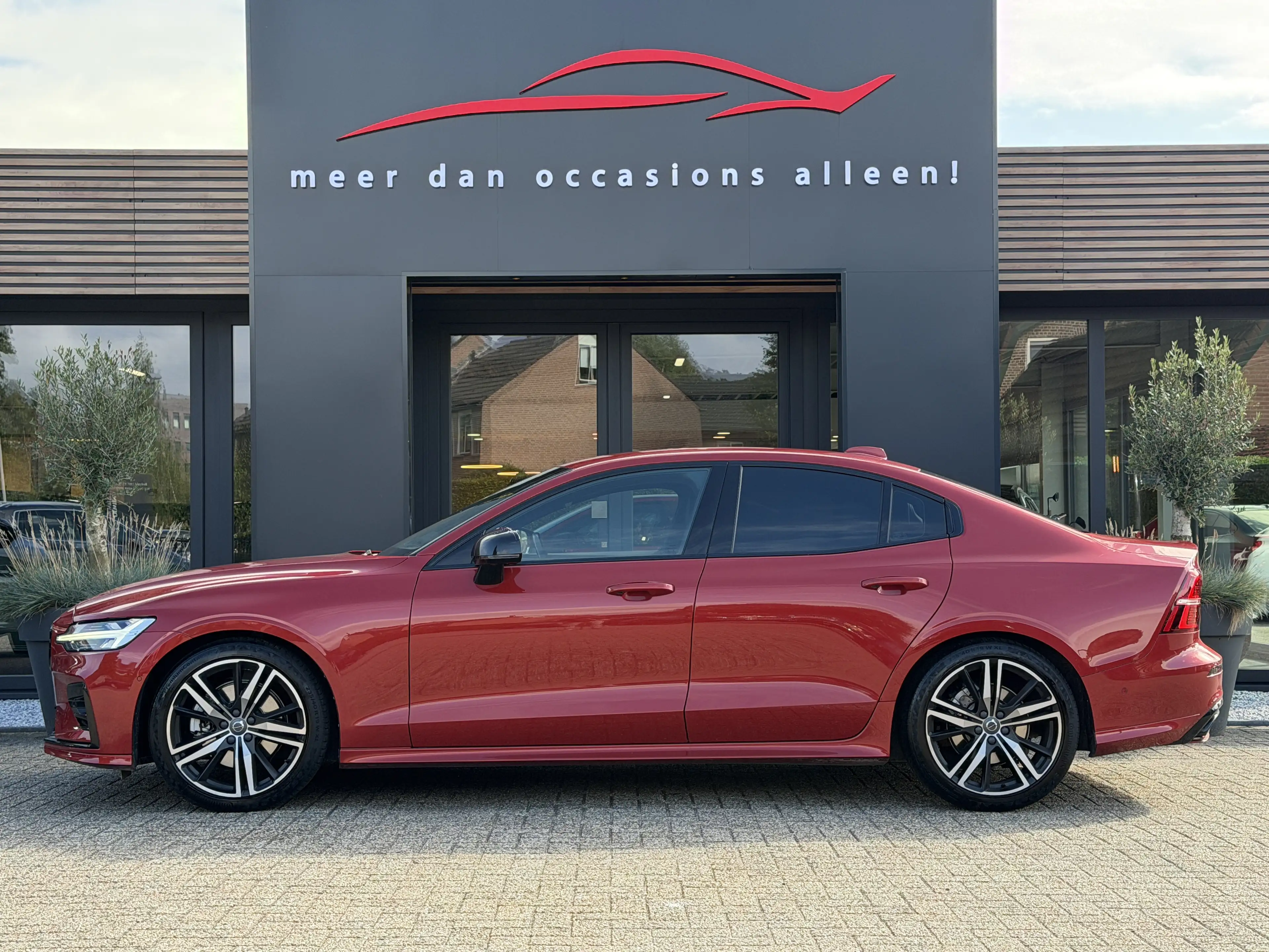 Volvo S60 B3 R-Design — photo 4