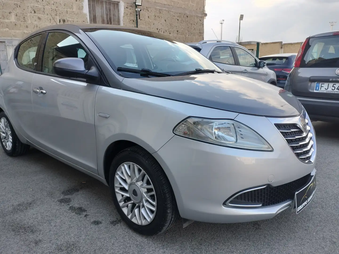 Lancia Ypsilon YPSILON 1.2 69 C.V. GPL. BLOCK SHAFT LEGGI DESCRIZ Grau - 2