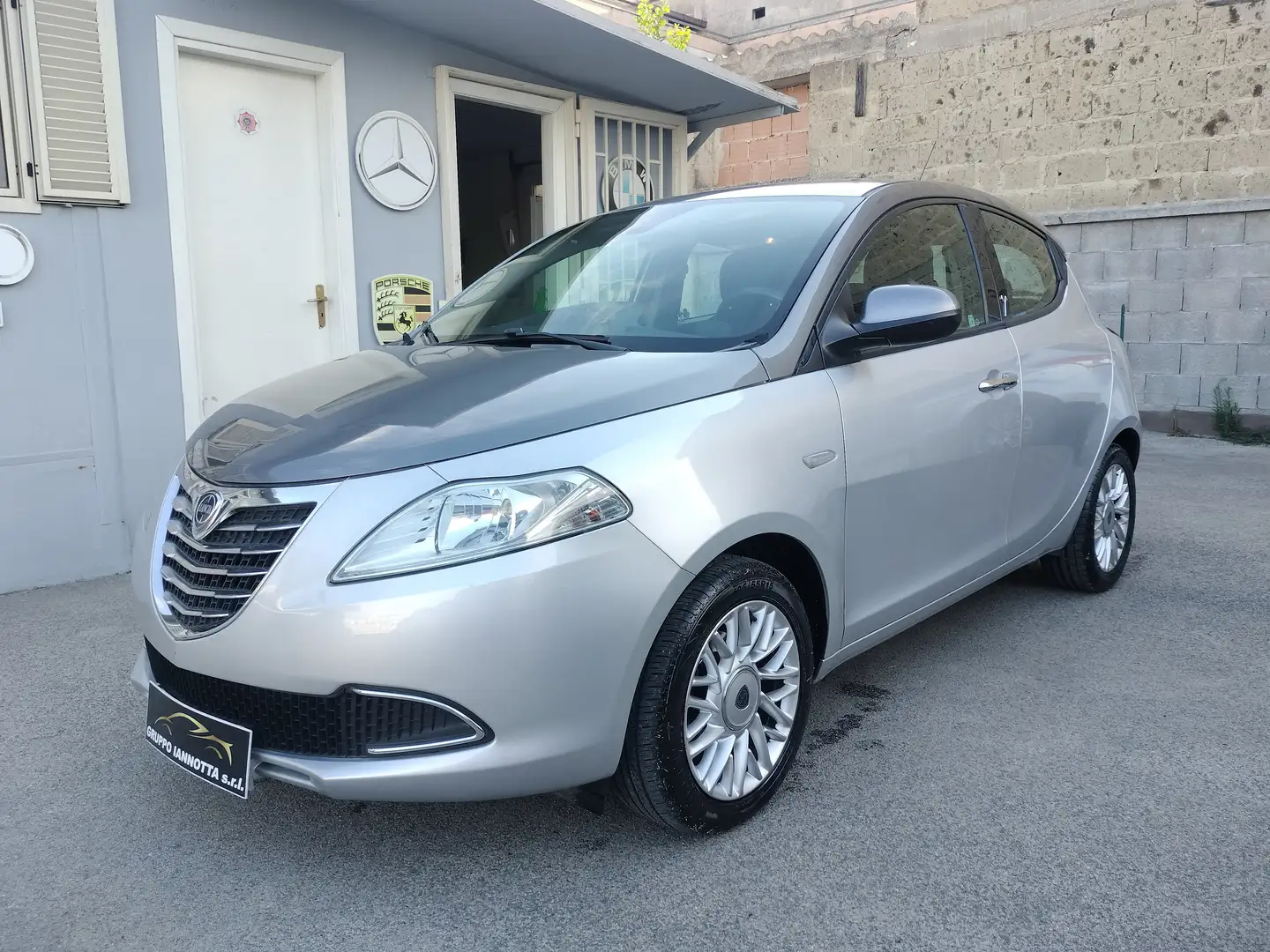 Lancia Ypsilon YPSILON 1.2 69 C.V. GPL. BLOCK SHAFT LEGGI DESCRIZ Grau - 1