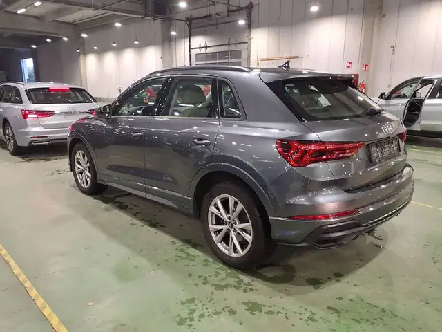 Audi Q3 view 2