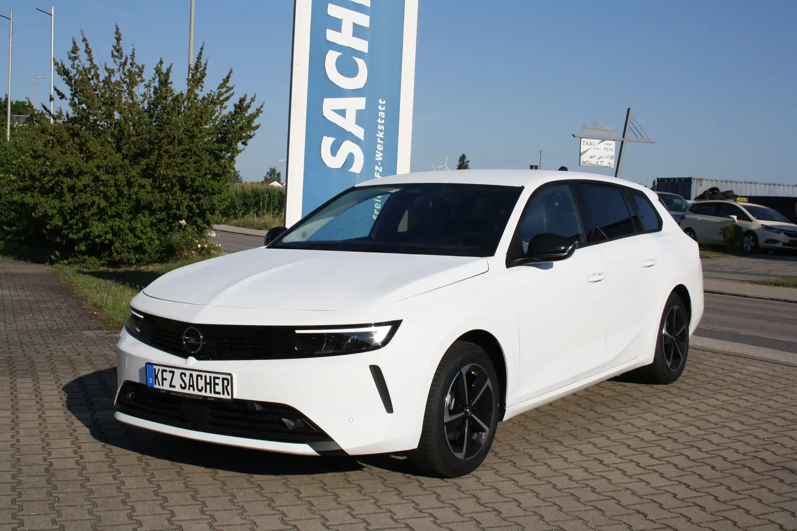 Opel Astra Sports Tourer *PDC v+h*Sitzheizung*AGR-S.* Weiß - 1