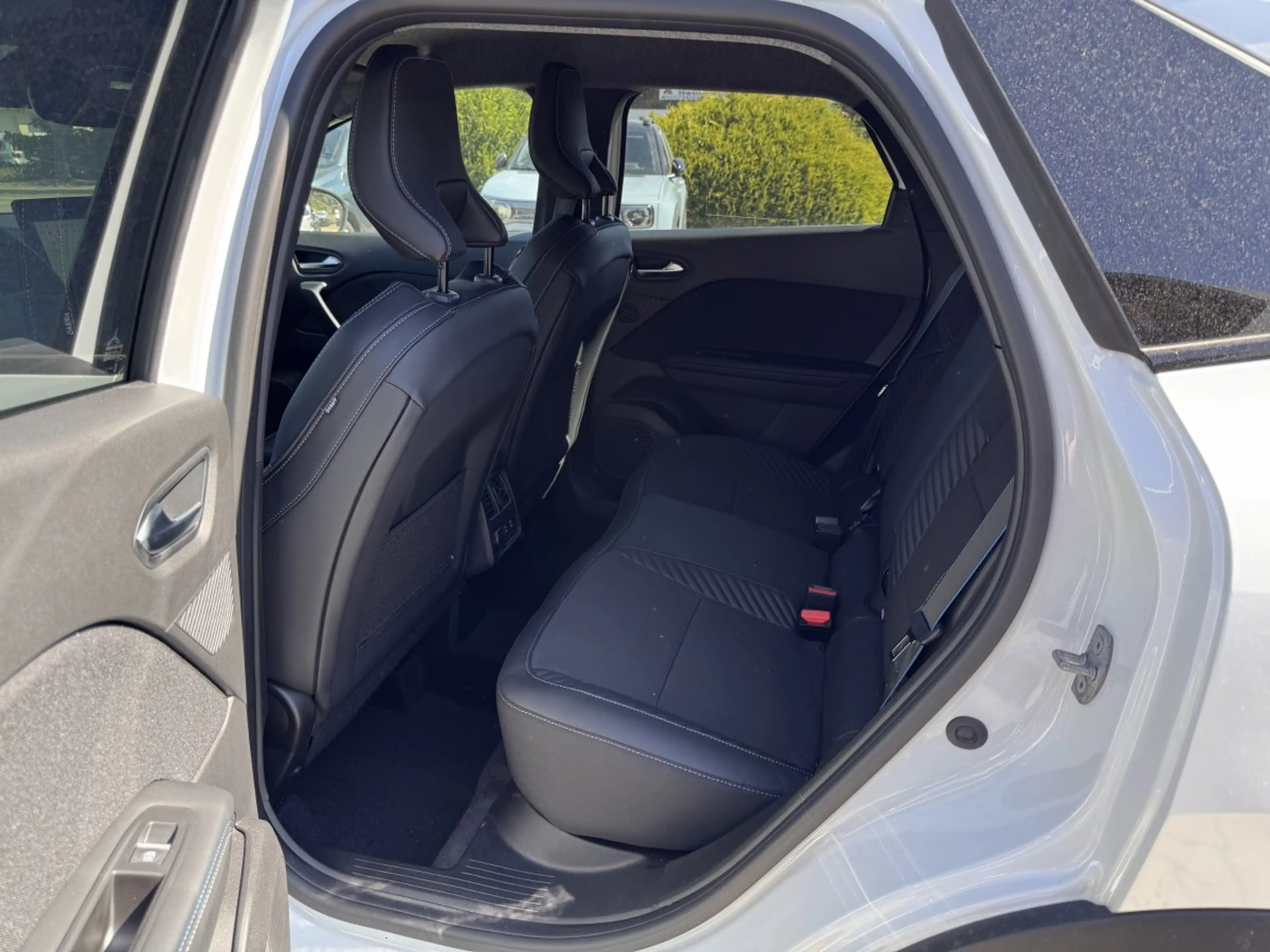 Renault Symbioz Full Hybrid E-Tech 145 Esprit Alpine — photo 13