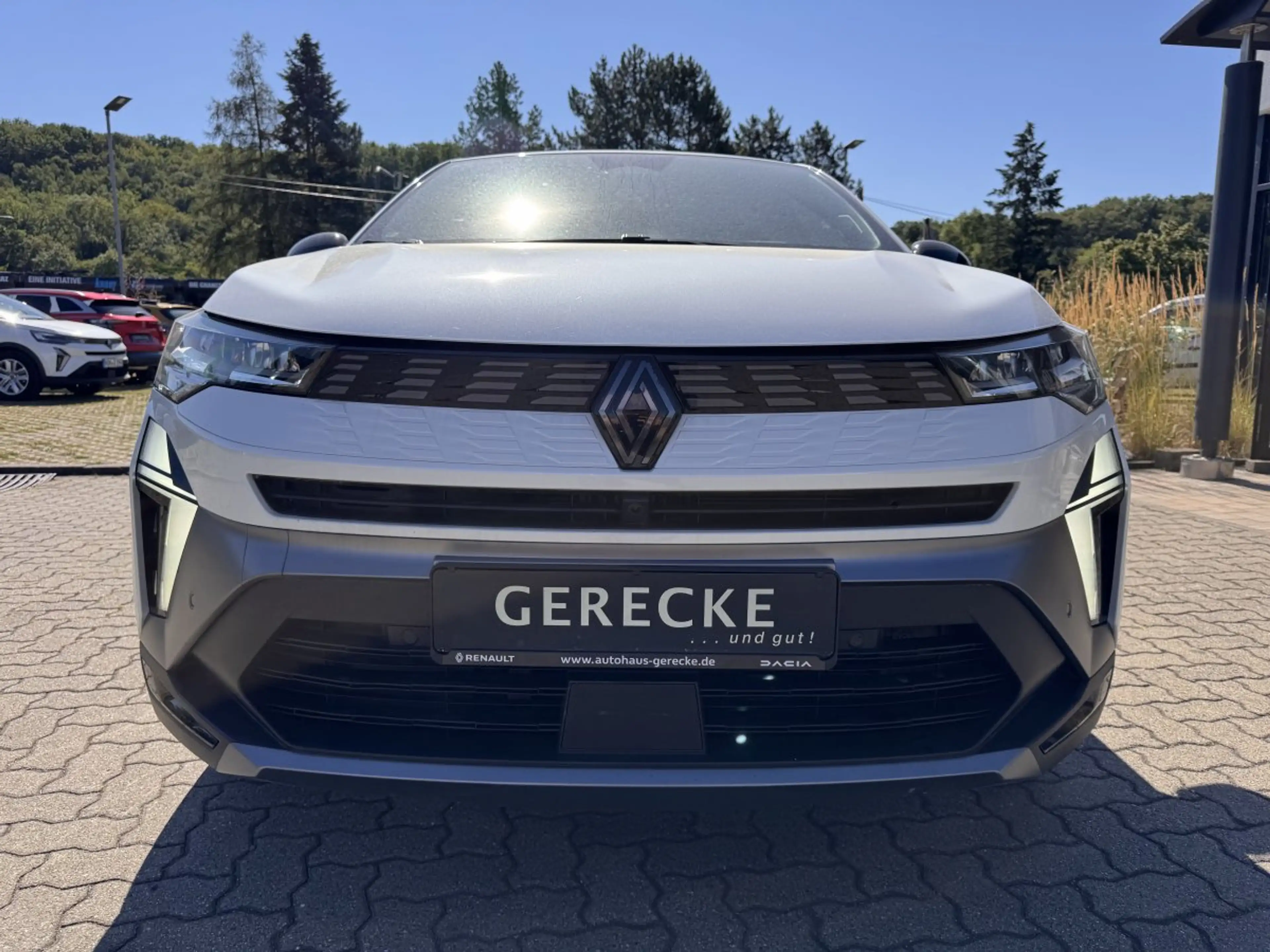 Renault Symbioz Full Hybrid E-Tech 145 Esprit Alpine — photo 3