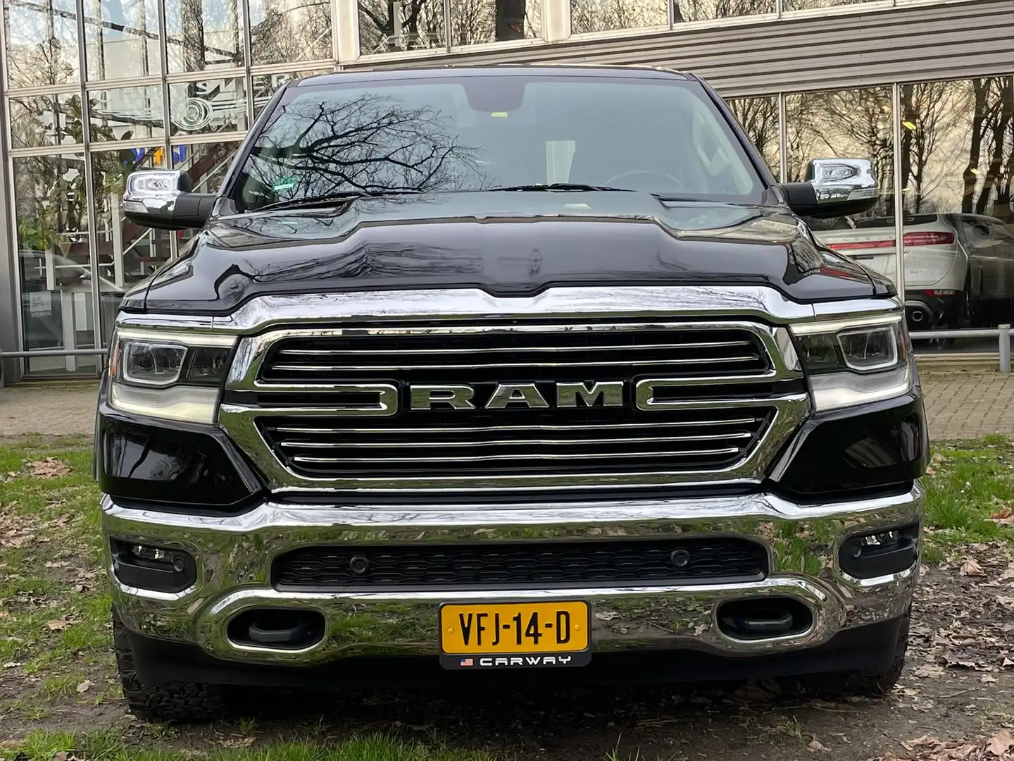 Dodge RAM 1500 5.7 V8 Laramie 6 ZITS €49.000,-EX.BTW Schwarz - 2