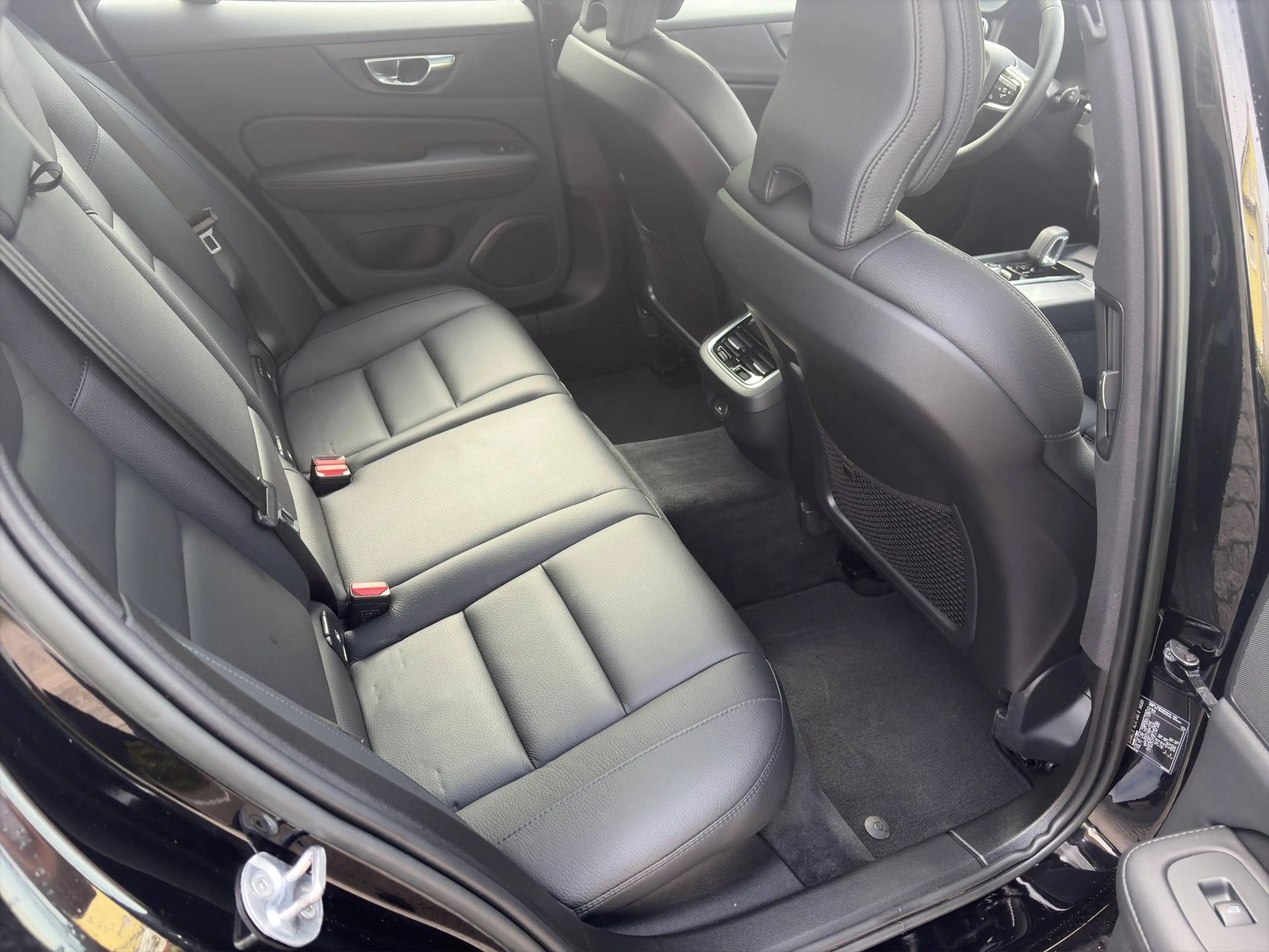 Volvo V60 Cross Country Ultimate B4 Diesel AWD — photo 12