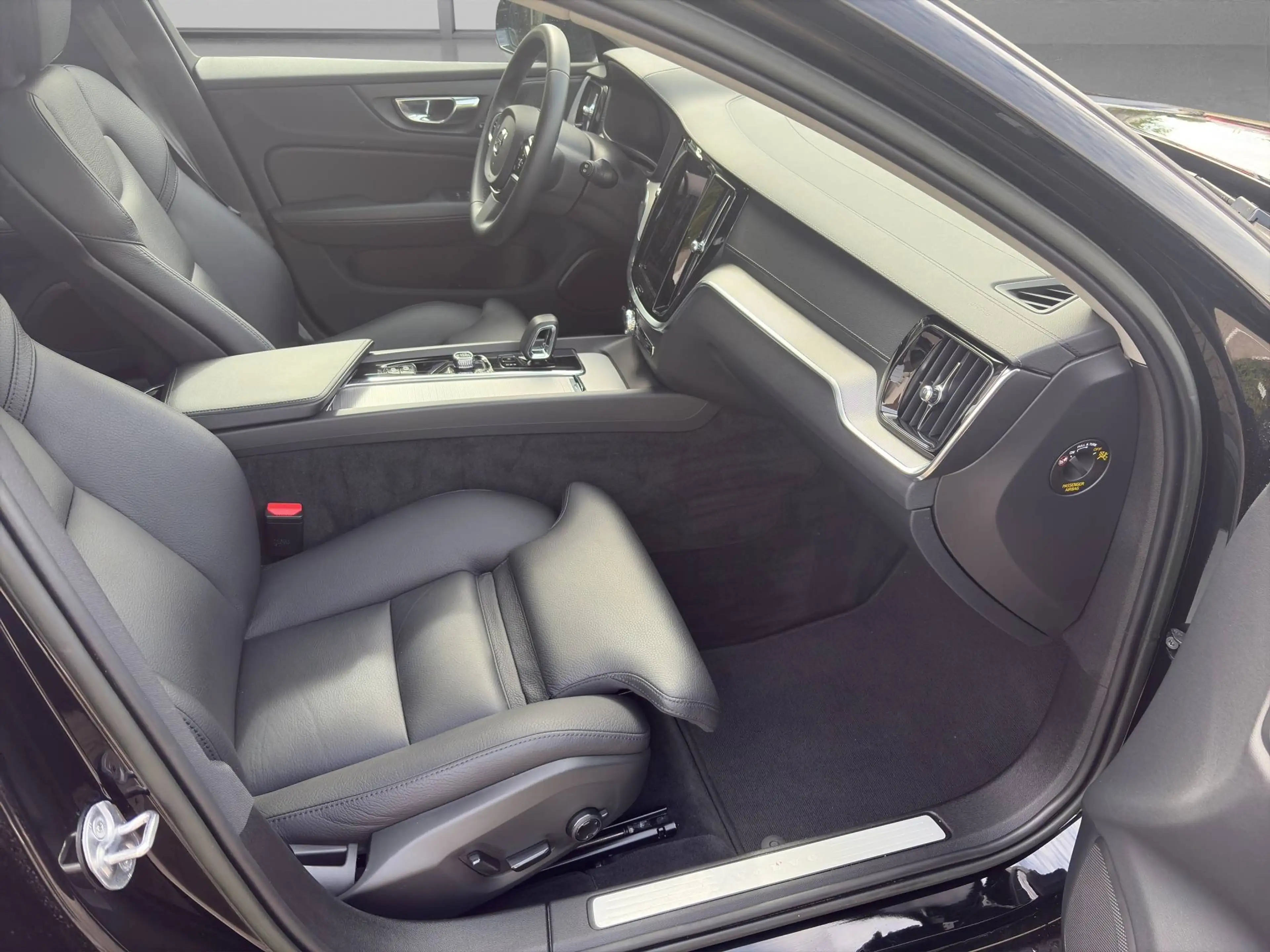 Volvo V60 Cross Country Ultimate B4 Diesel AWD — photo 11