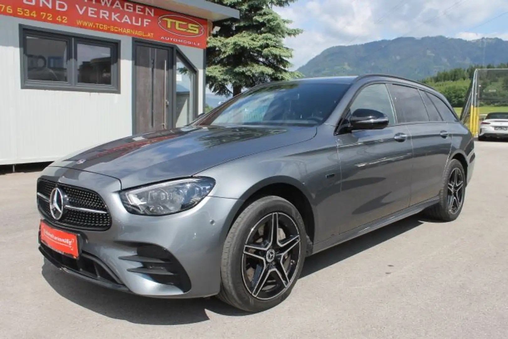 Mercedes-Benz E 300 de PHEV T 4Matic Aut.*AMG-Paket*** Grau - 1