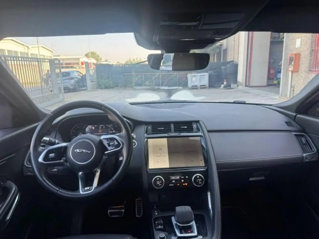 Jaguar E-Pace 1.5 I3 PHEV 300 CV AWD Auto R-Dynamic S, миниатюра 9