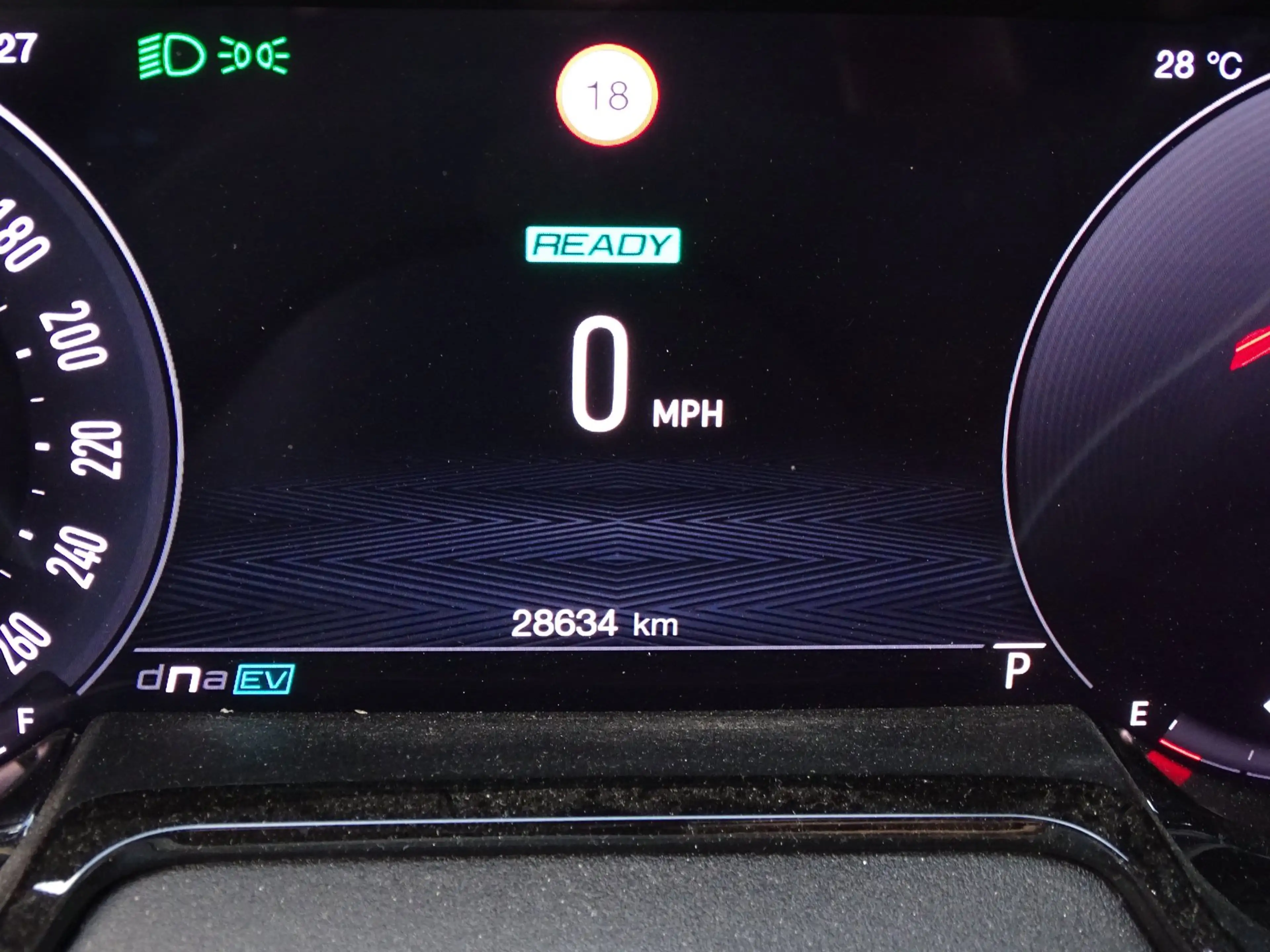 Alfa Romeo Tonale 1.3T PHEV Veloce — photo 20