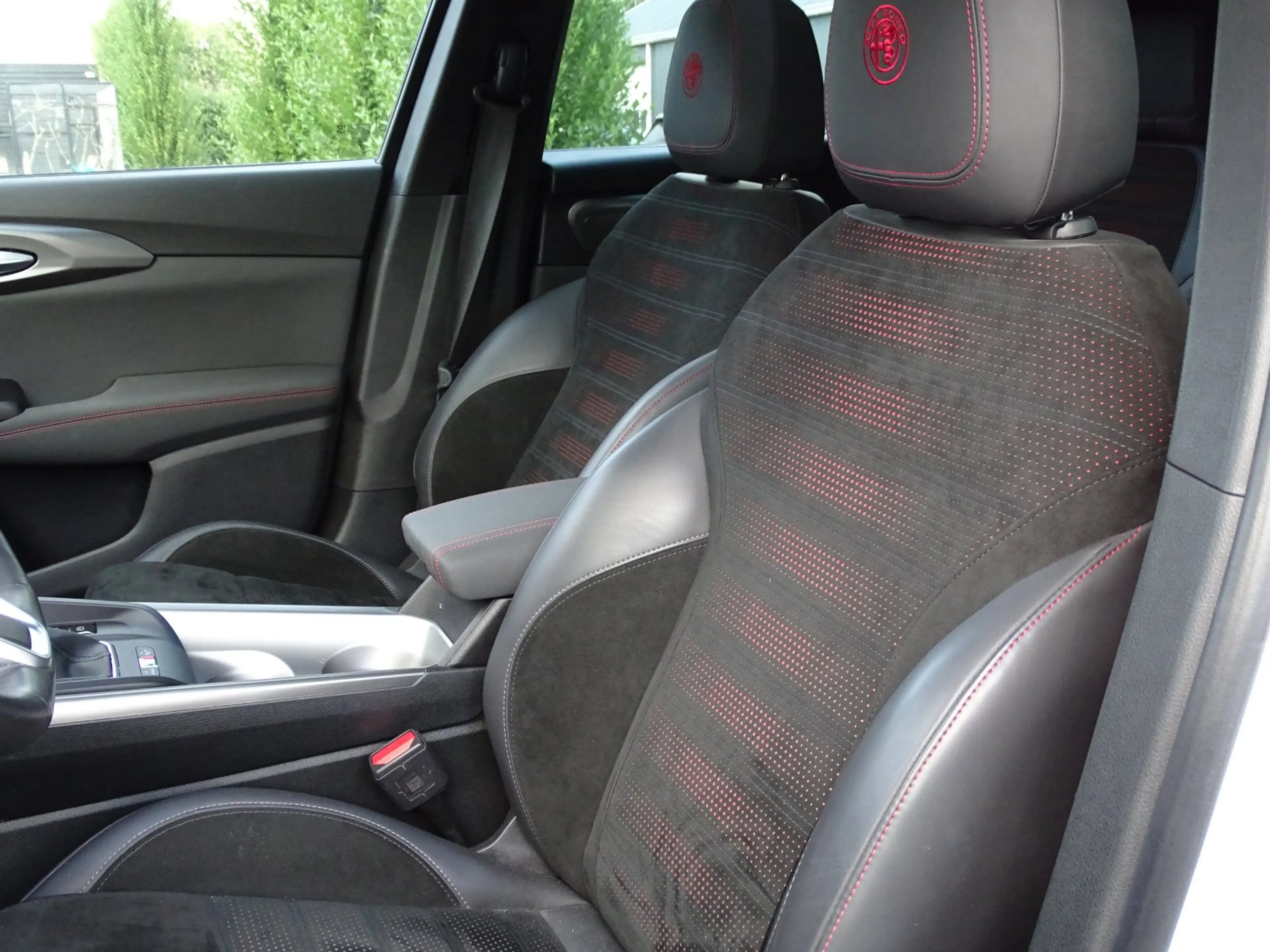 Alfa Romeo Tonale 1.3T PHEV Veloce — photo 16