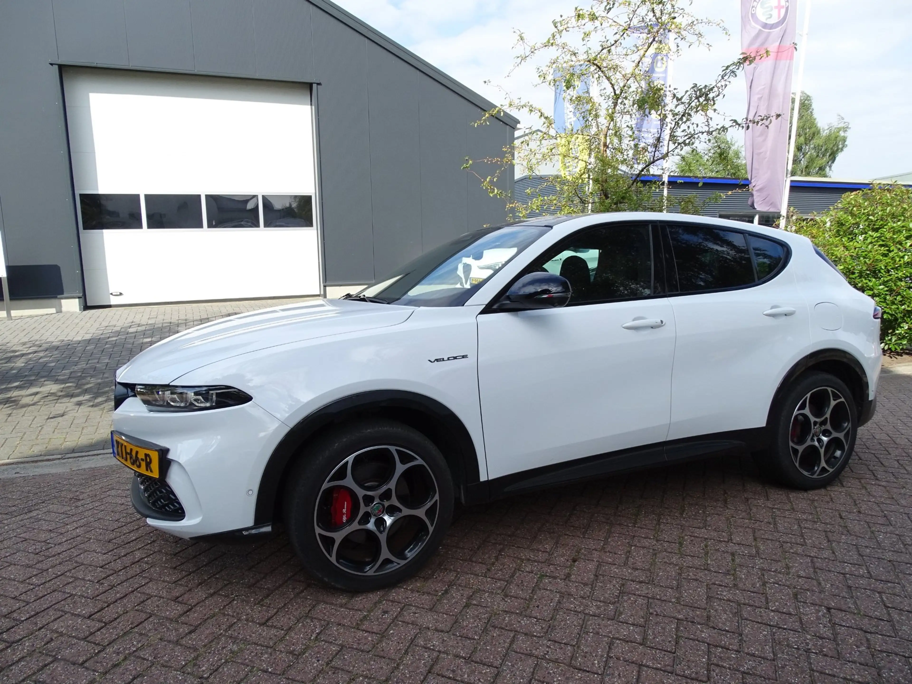 Alfa Romeo Tonale 1.3T PHEV Veloce — photo 14