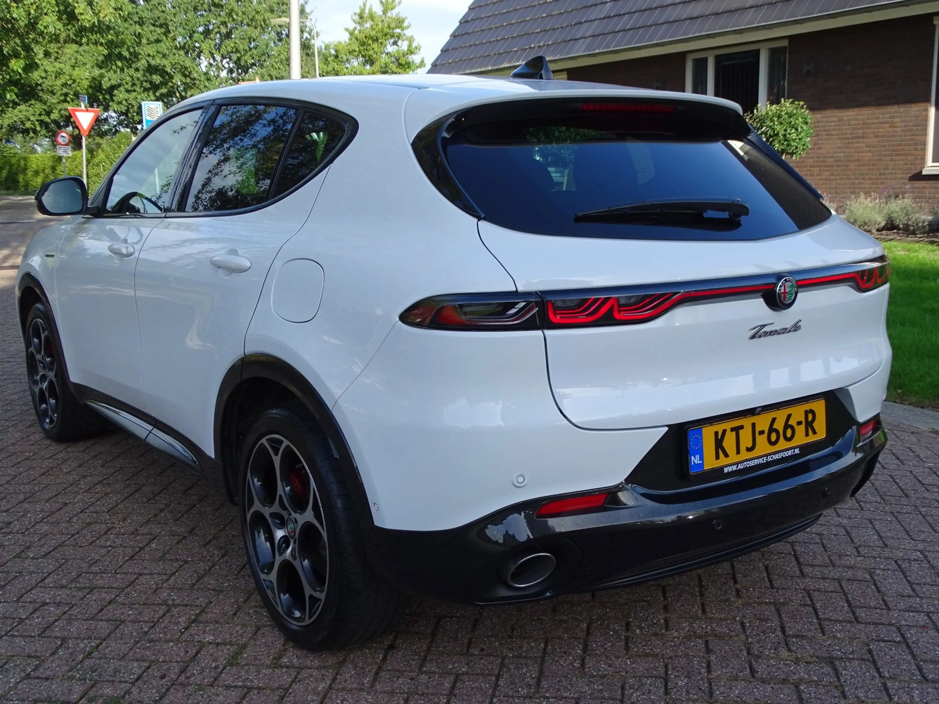 Alfa Romeo Tonale 1.3T PHEV Veloce — photo 7