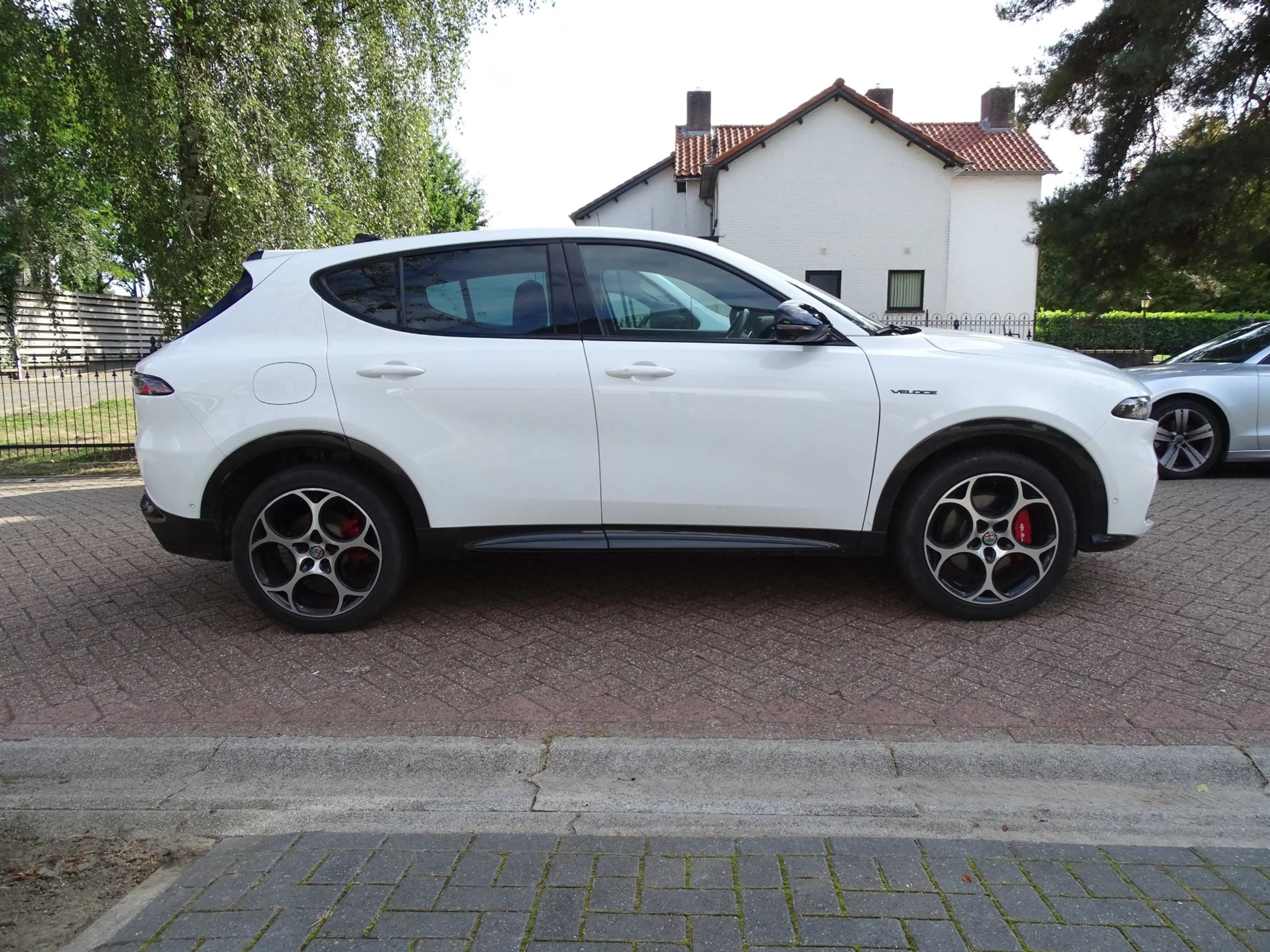 Alfa Romeo Tonale 1.3T PHEV Veloce — photo 11