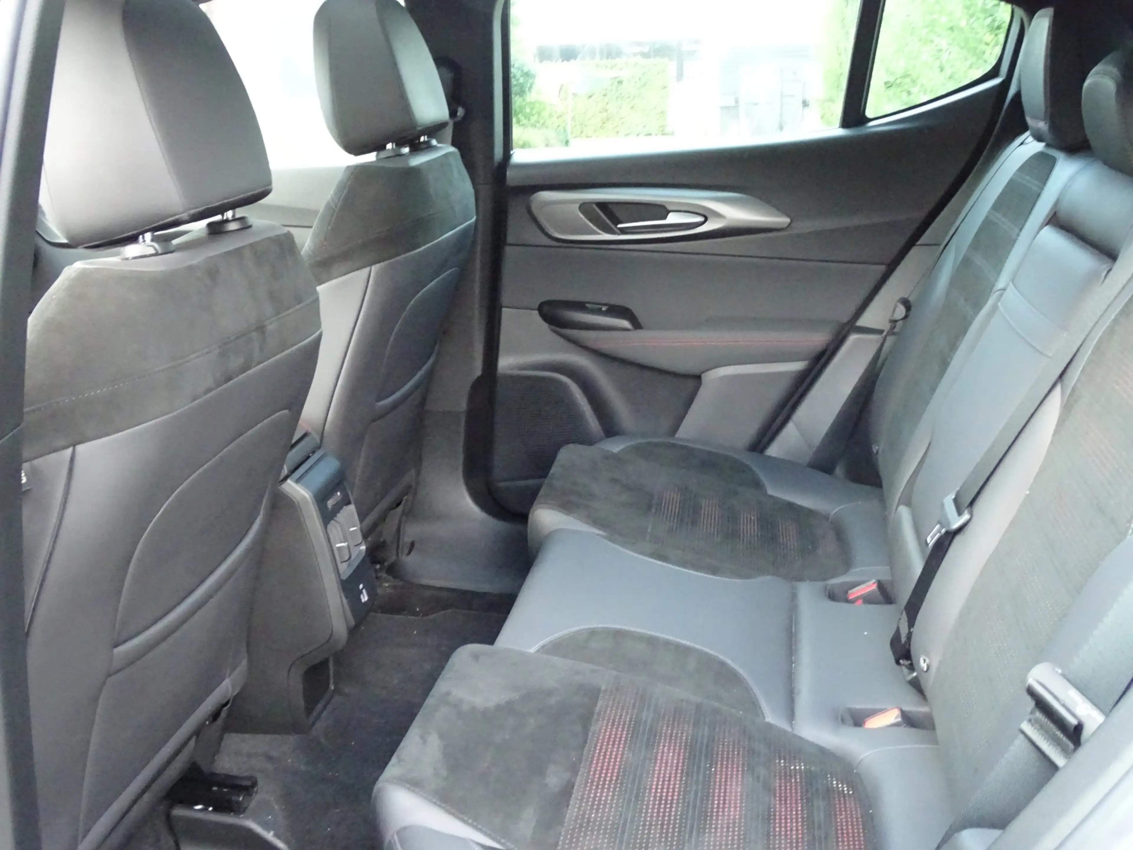 Alfa Romeo Tonale 1.3T PHEV Veloce — photo 17