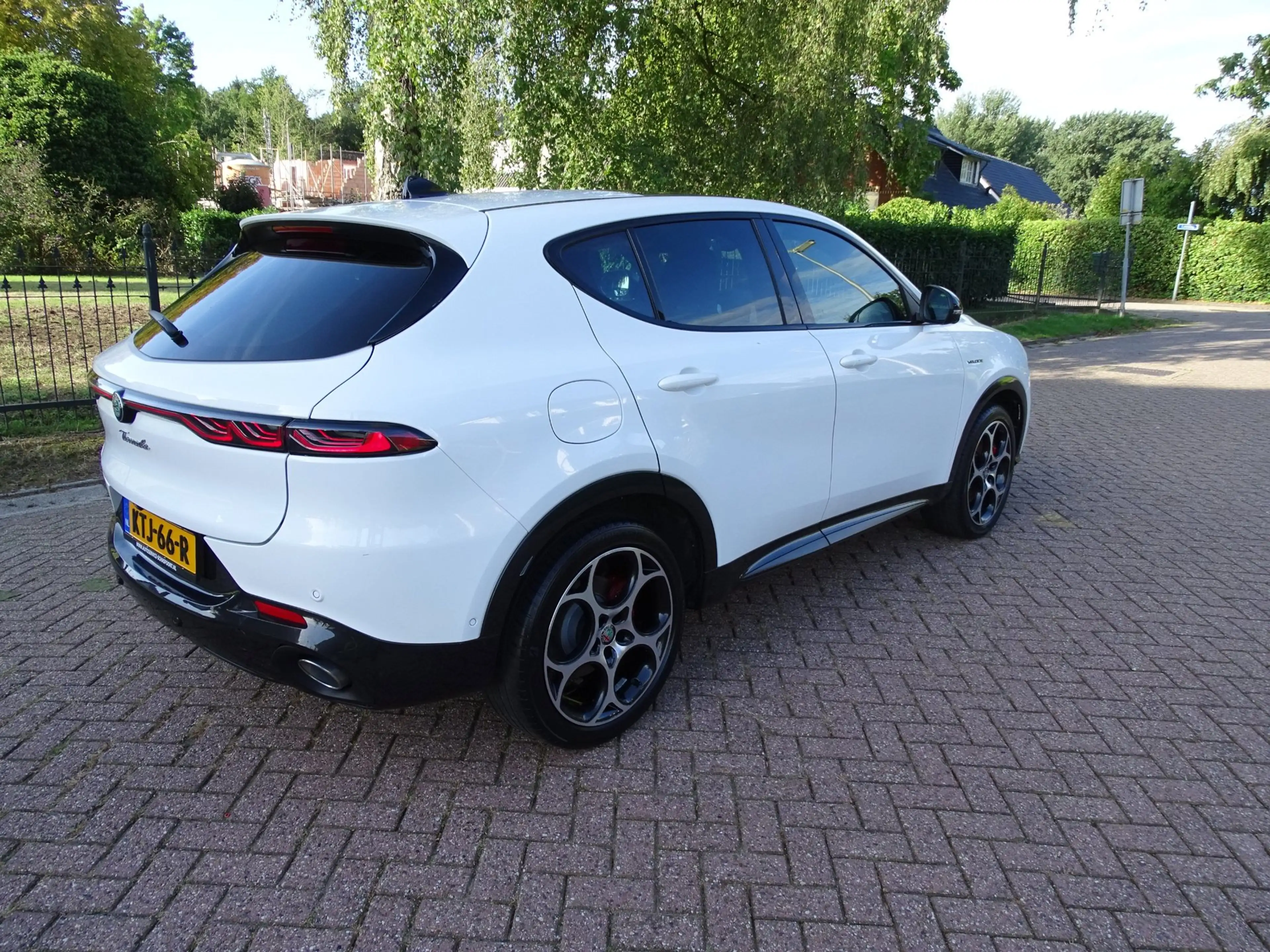 Alfa Romeo Tonale 1.3T PHEV Veloce — photo 5