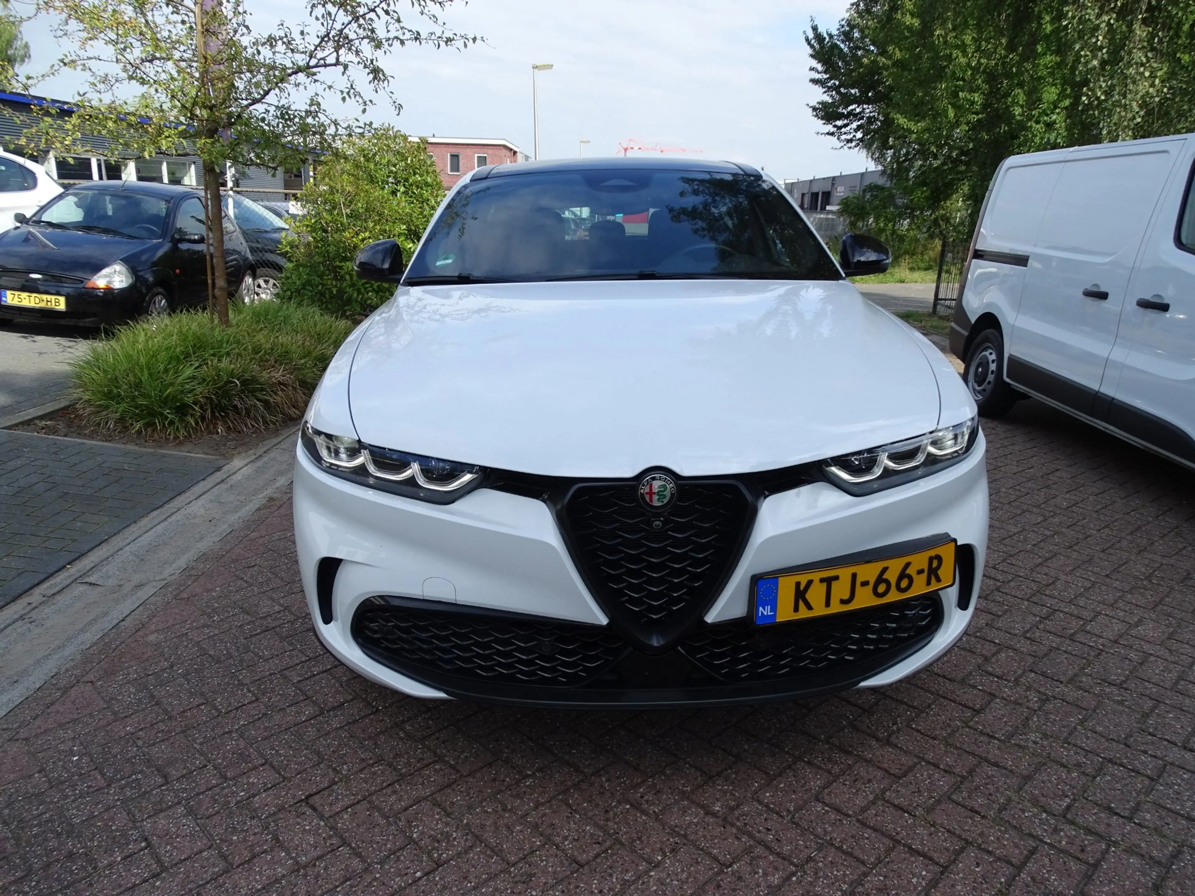 Alfa Romeo Tonale 1.3T PHEV Veloce — photo 13