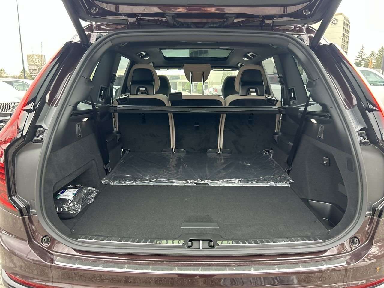 2026 Volvo XC90 Plus 7-Seater (Dark Theme) Rear Camera Washer | Ha thumb 32