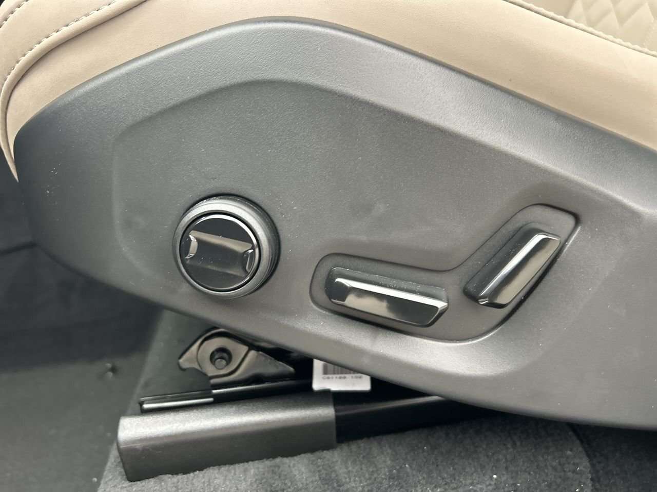 2026 Volvo XC90 Plus 7-Seater (Dark Theme) Rear Camera Washer | Ha thumb 20